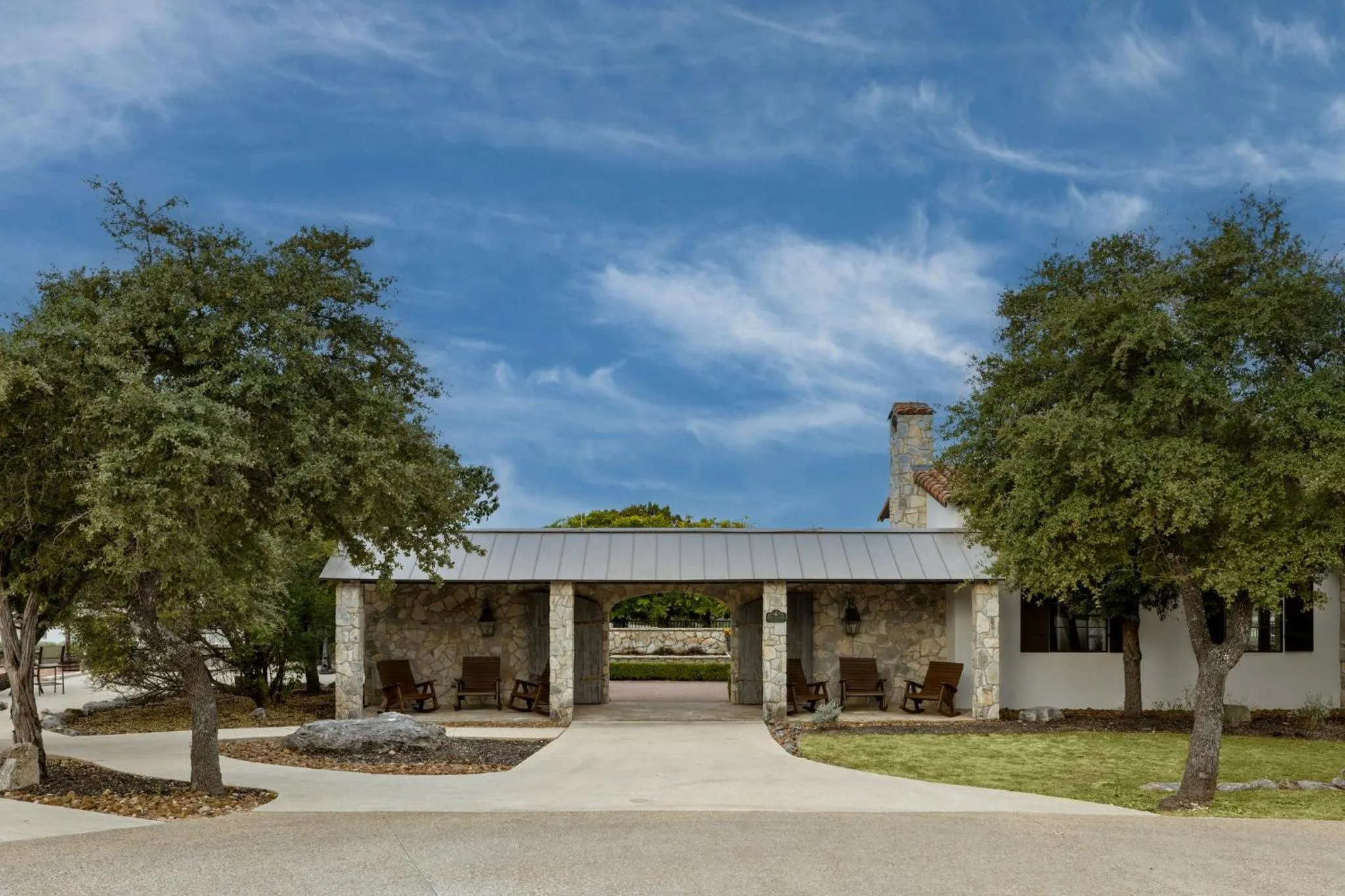 Property building in WorldMark Hunt – Stablewood Springs Resort