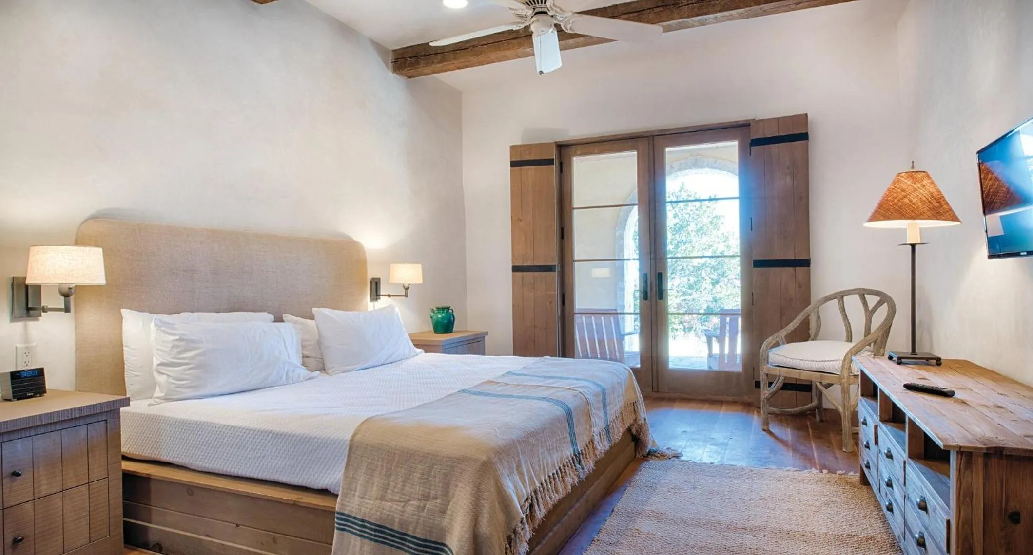 Photo of the whole room, Bed in WorldMark Hunt – Stablewood Springs Resort