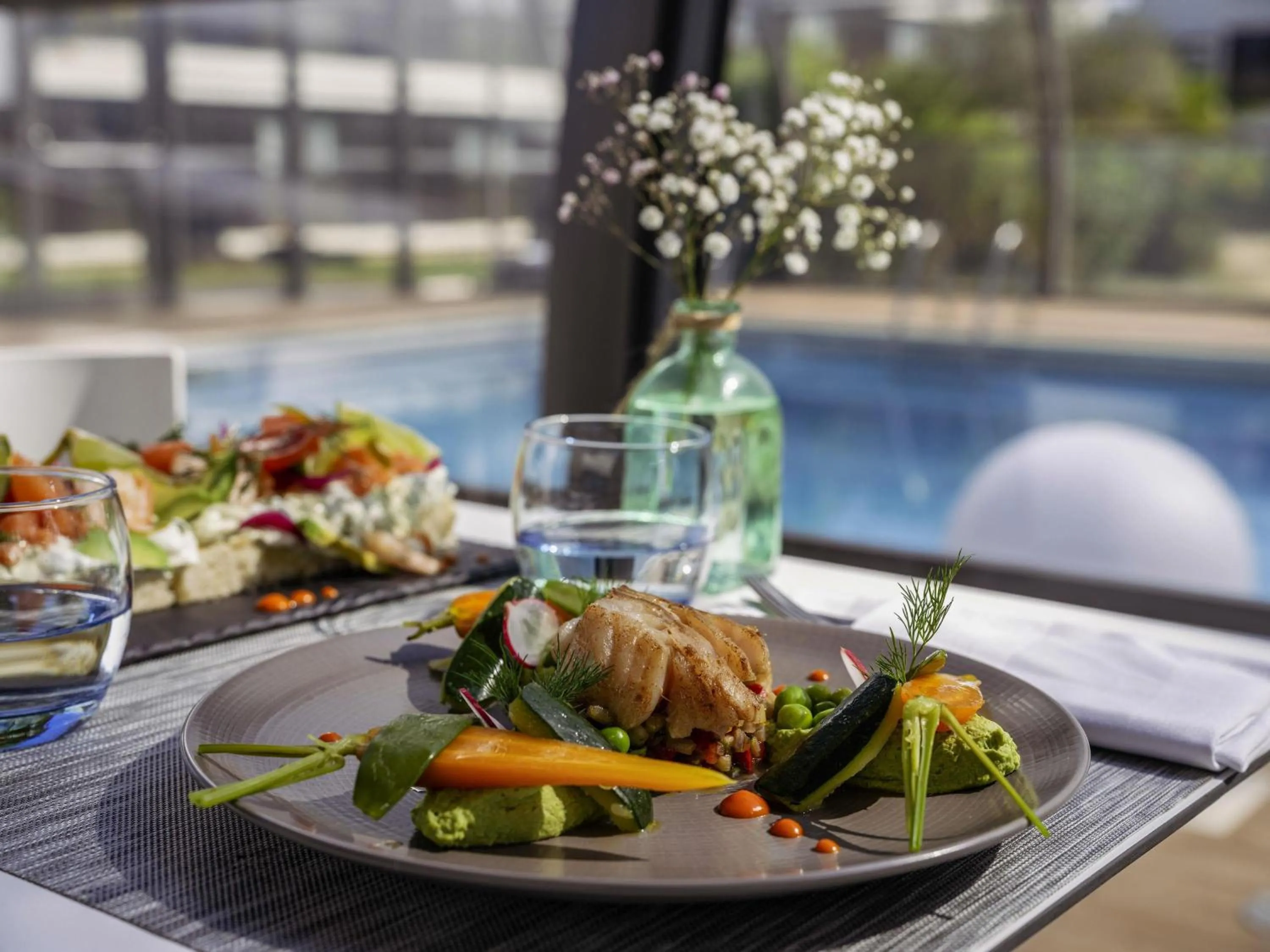 Restaurant/places to eat in Novotel Nantes Carquefou