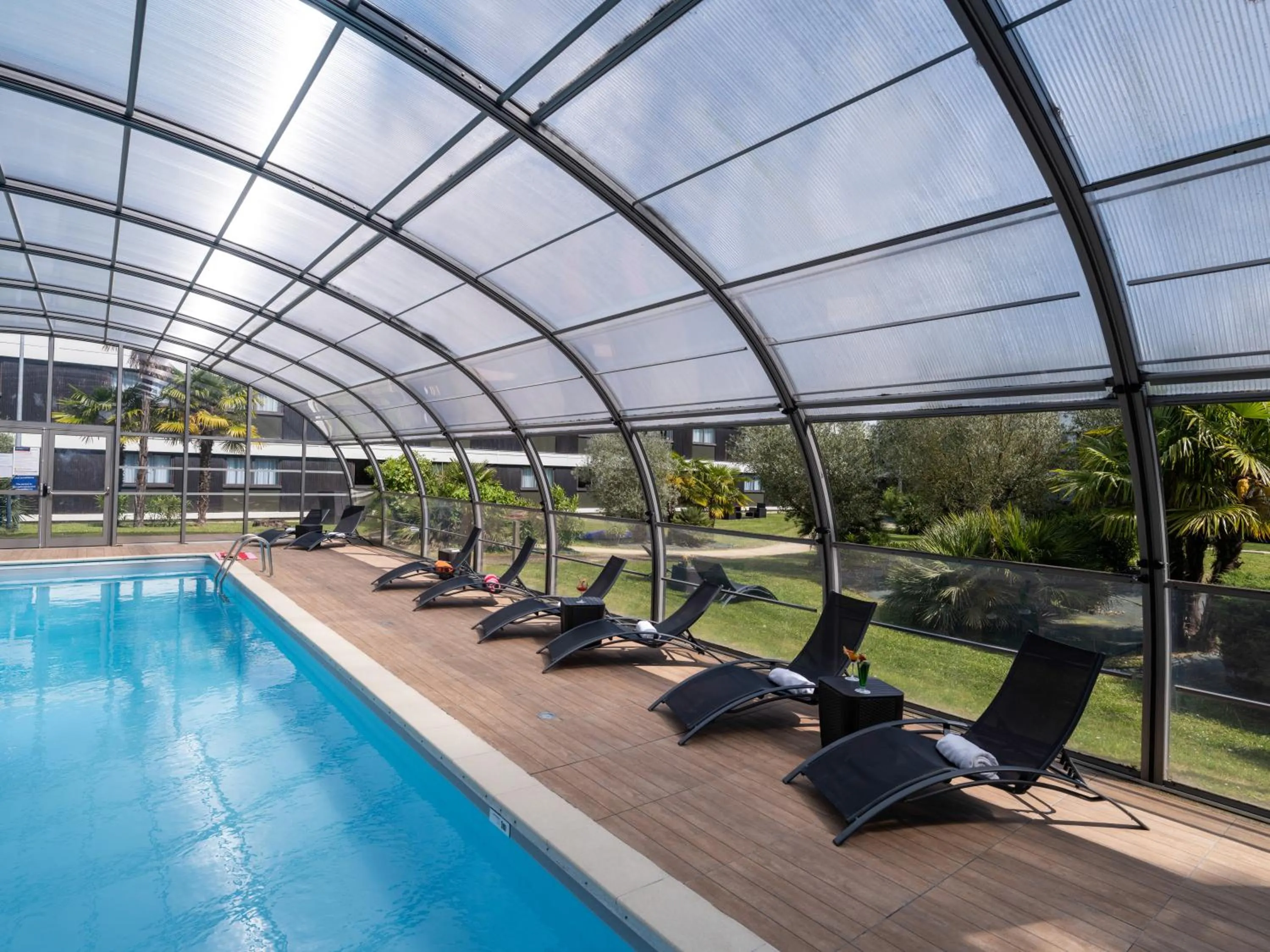 Swimming pool in Novotel Nantes Carquefou