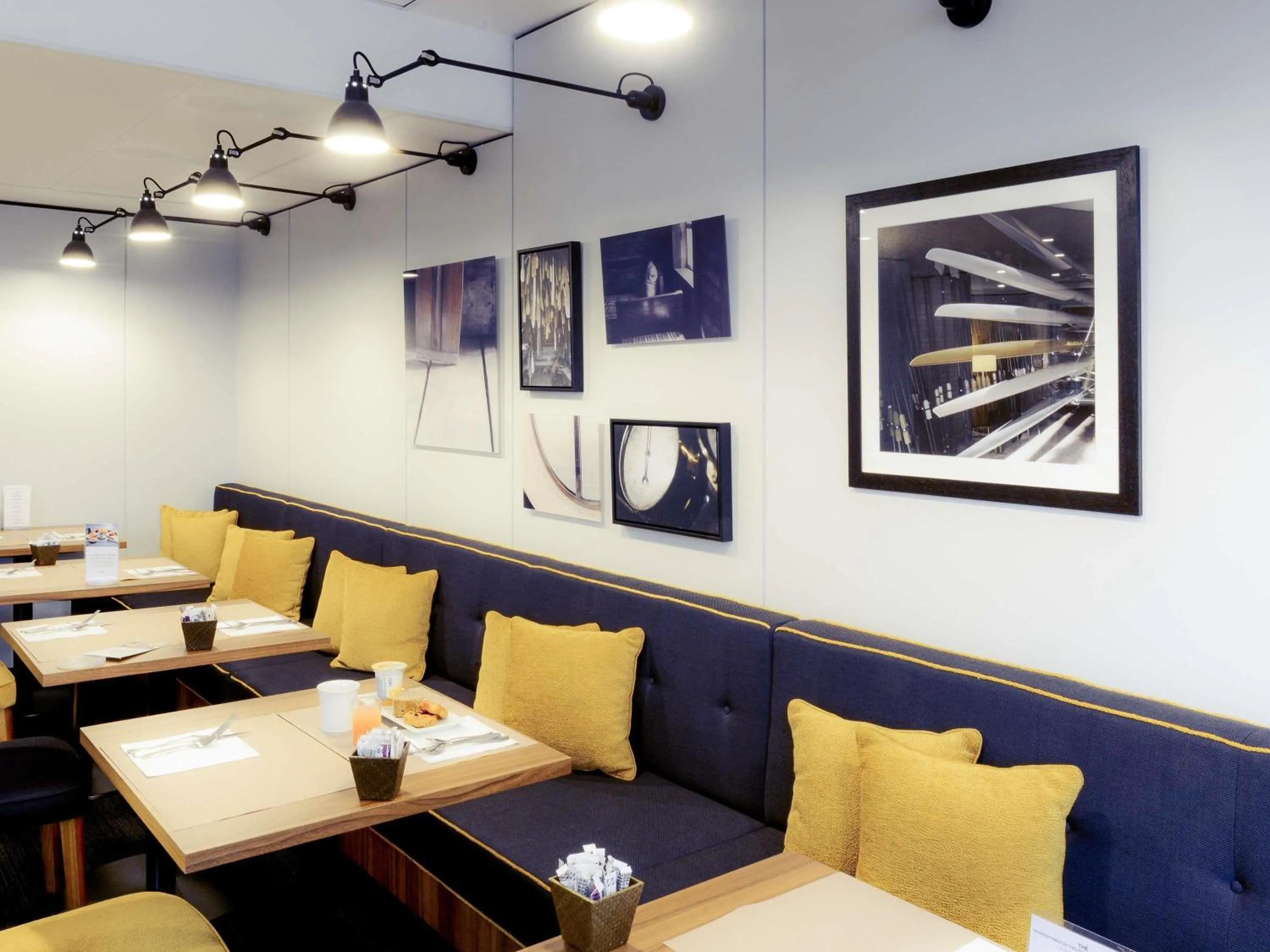 Breakfast in Mercure Caen Centre Port De Plaisance