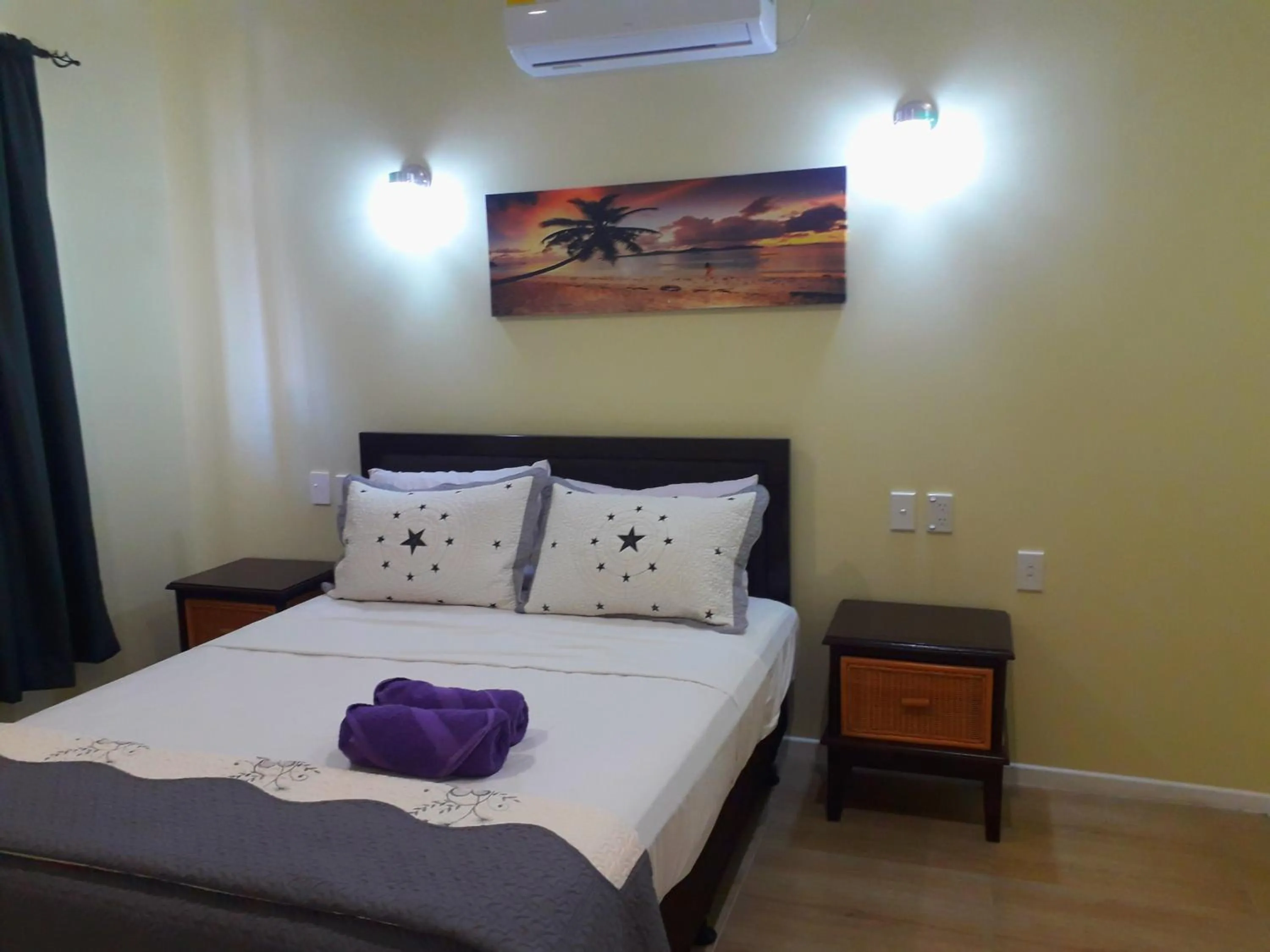 Bed in Le Uaina Beach Resort