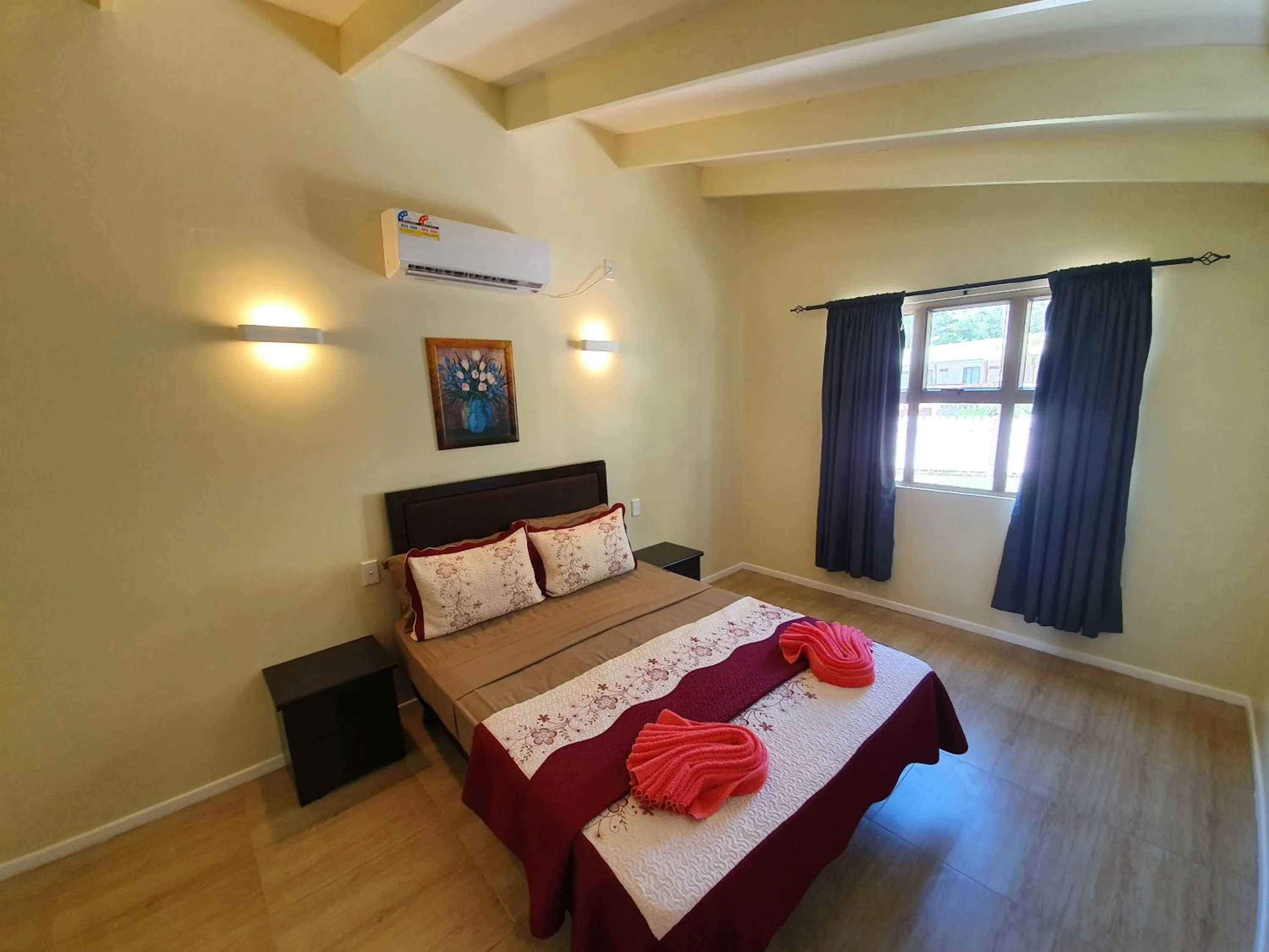 Bed in Le Uaina Beach Resort