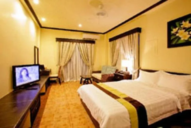 Photo of the whole room, Bed in Hanamitsu Hotel & Spa