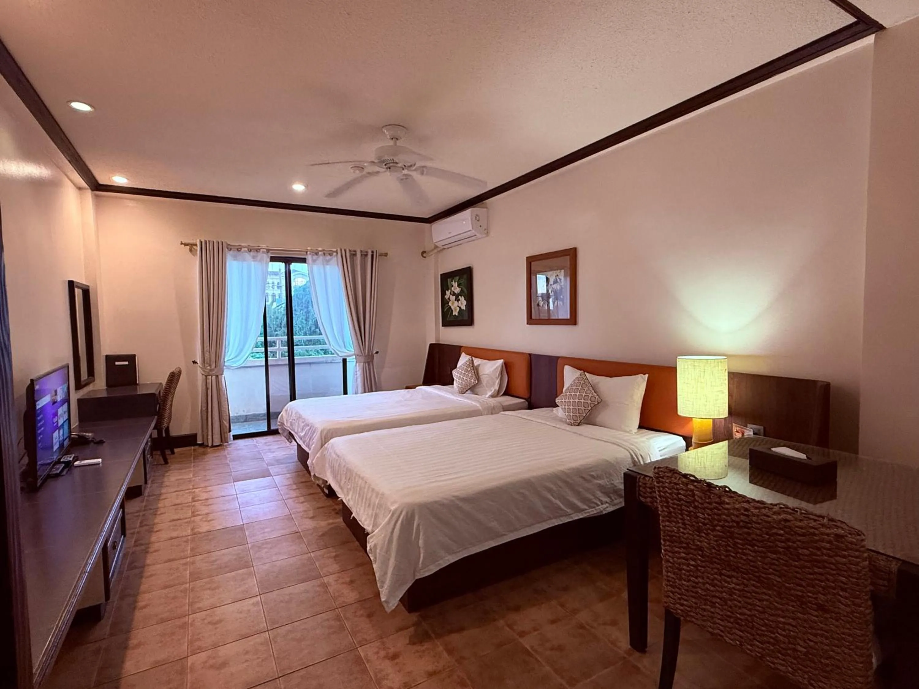 Bed in Hanamitsu Hotel & Spa