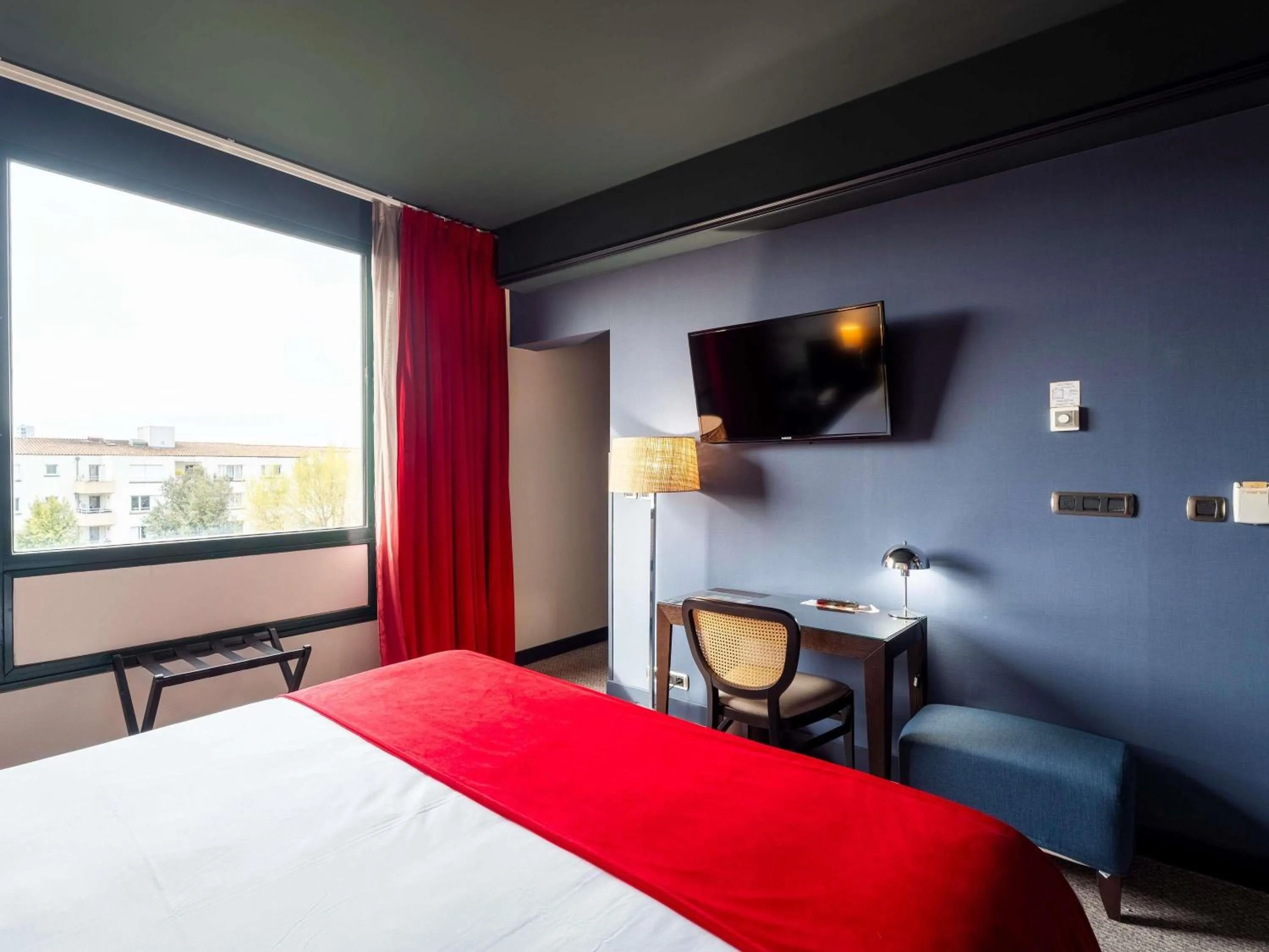 Bedroom, Bed in Mercure Bordeaux Chateau Chartrons