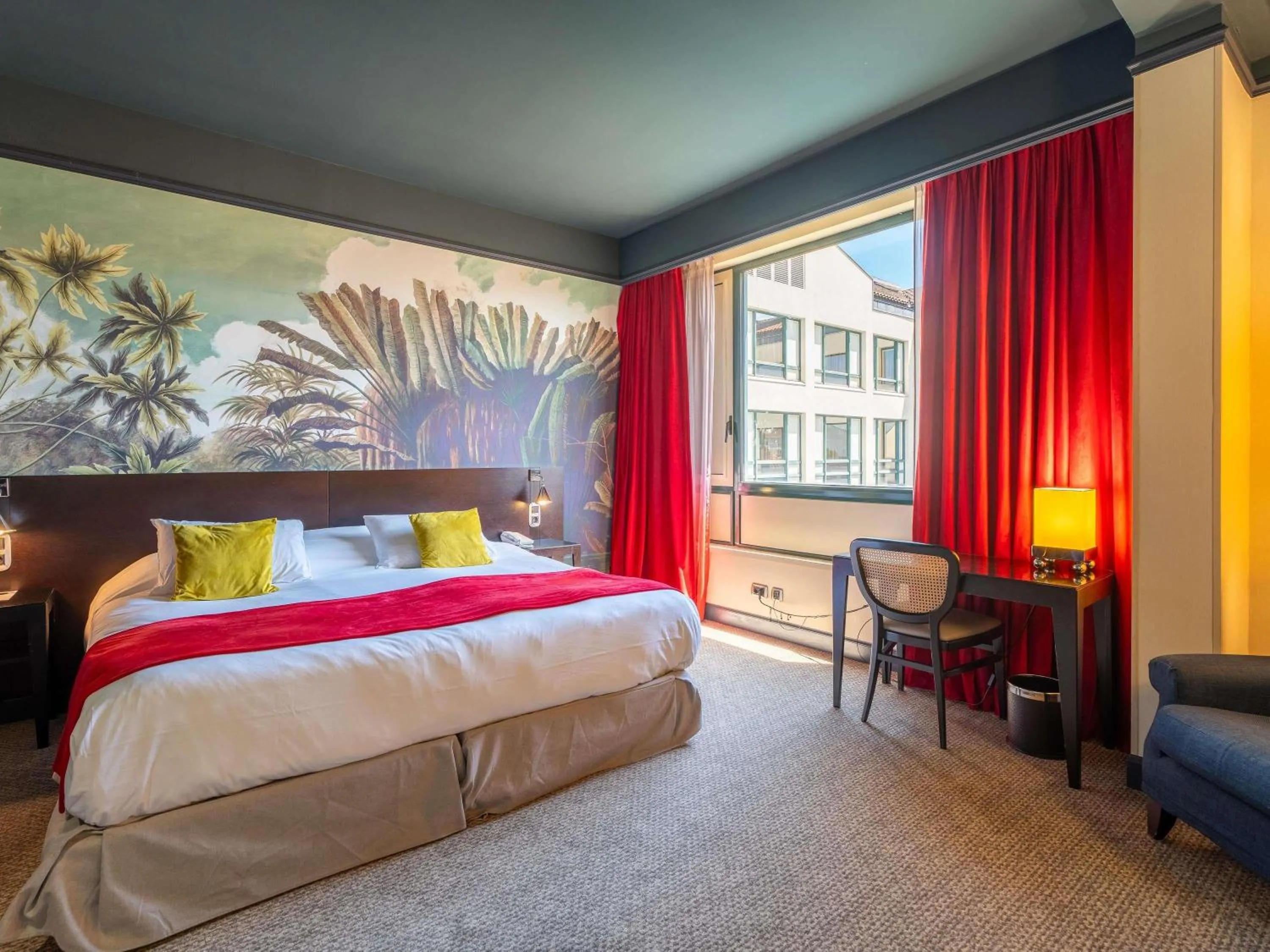 Bedroom, Bed in Mercure Bordeaux Chateau Chartrons