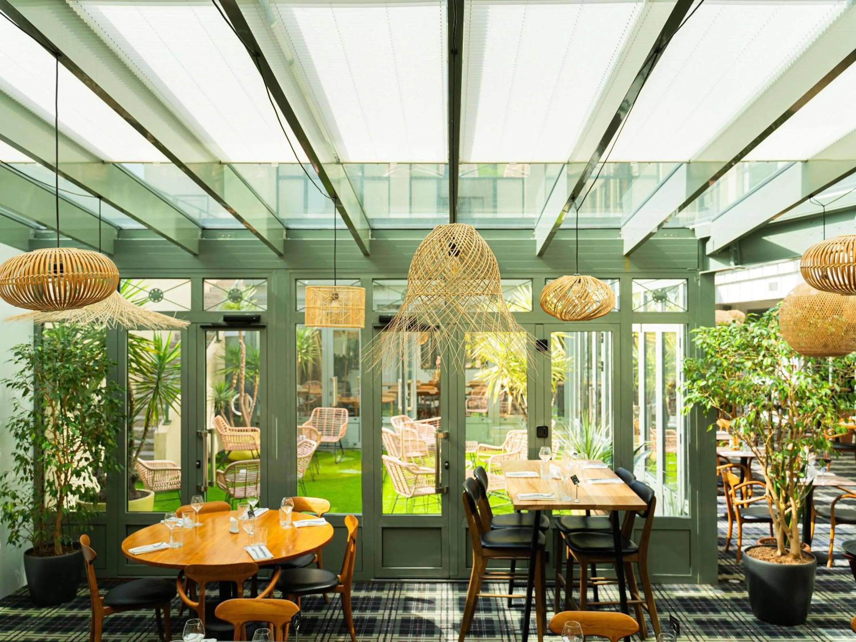 Restaurant/places to eat in Mercure Bordeaux Chateau Chartrons