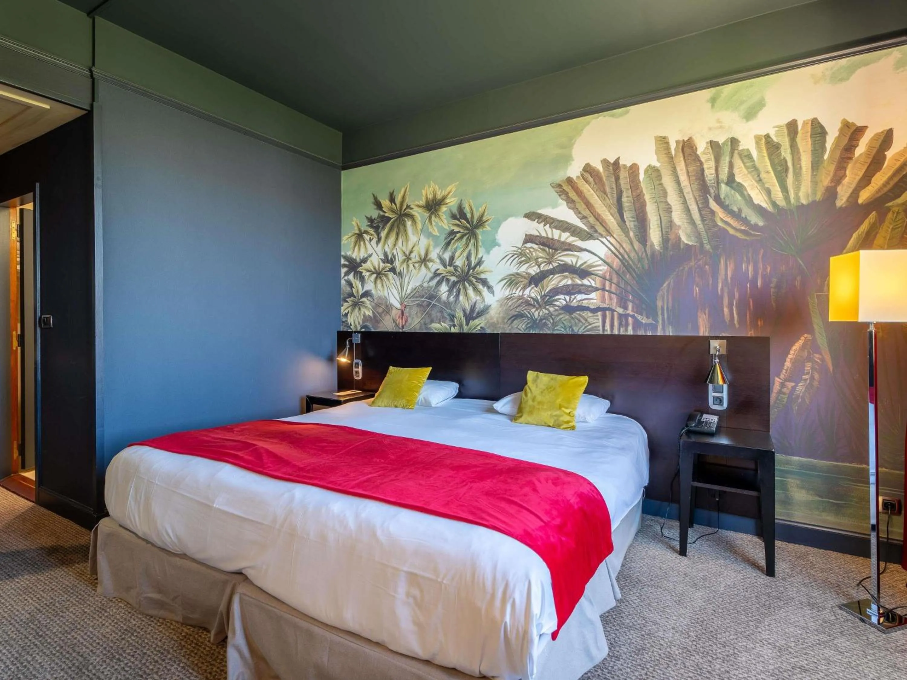 Bedroom, Bed in Mercure Bordeaux Chateau Chartrons