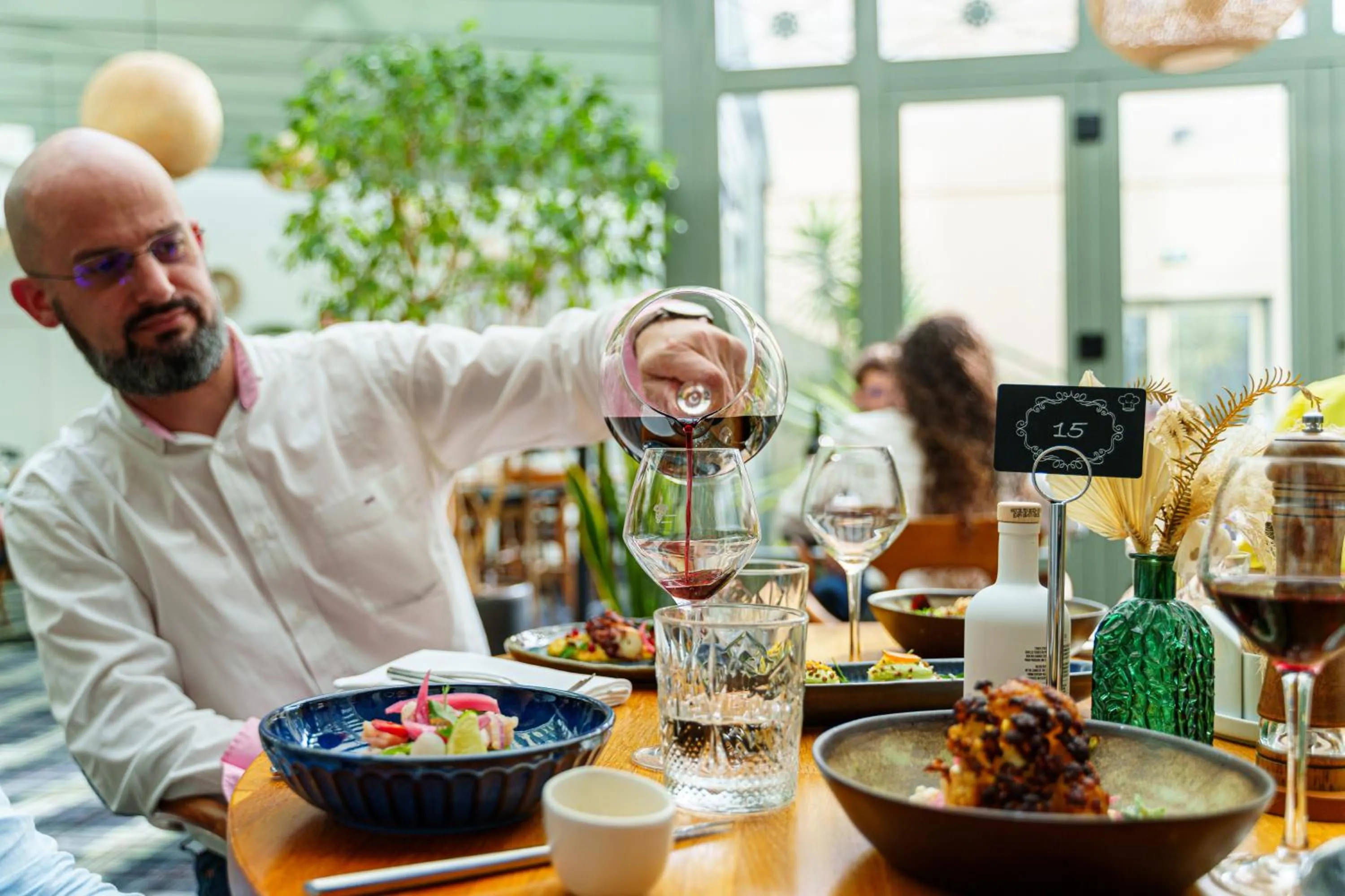 Restaurant/places to eat in Mercure Bordeaux Chateau Chartrons