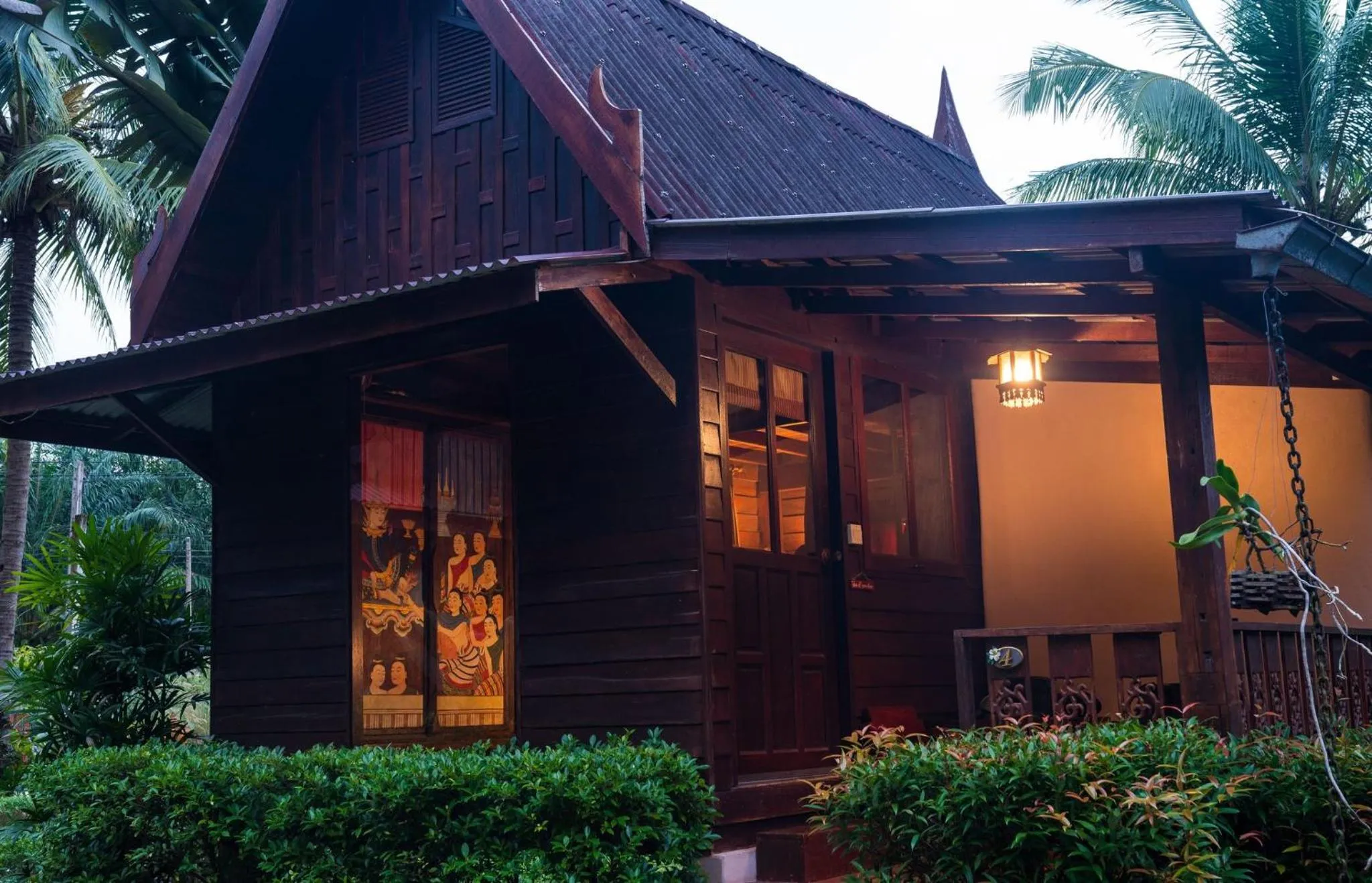 Property building in Leeloo Paradise