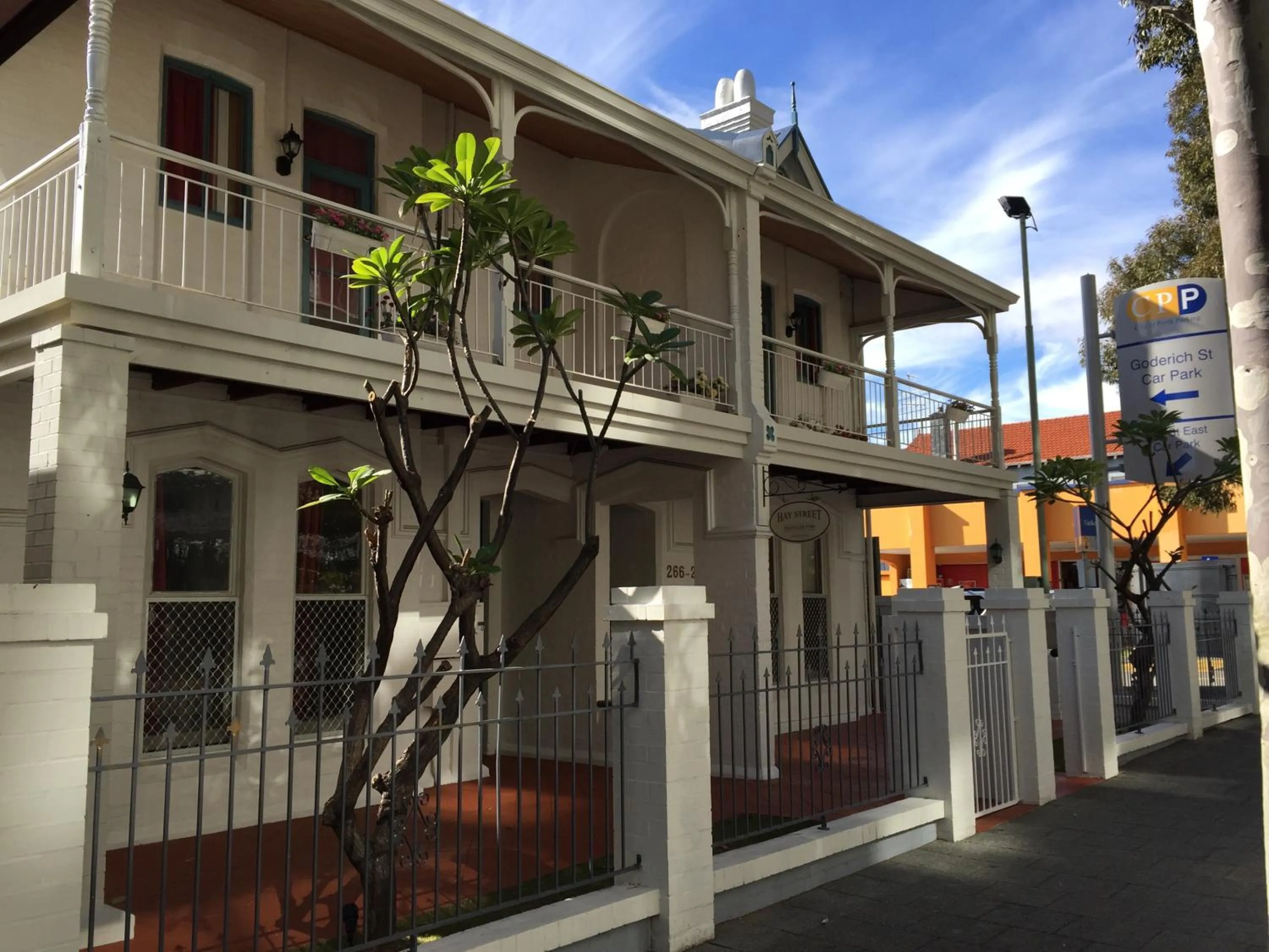 Property building in Hay Street Traveller's Inn