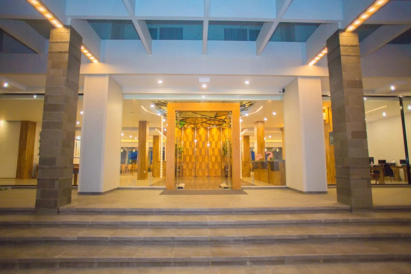 Facade/entrance in Pollos Hotel & Gallery