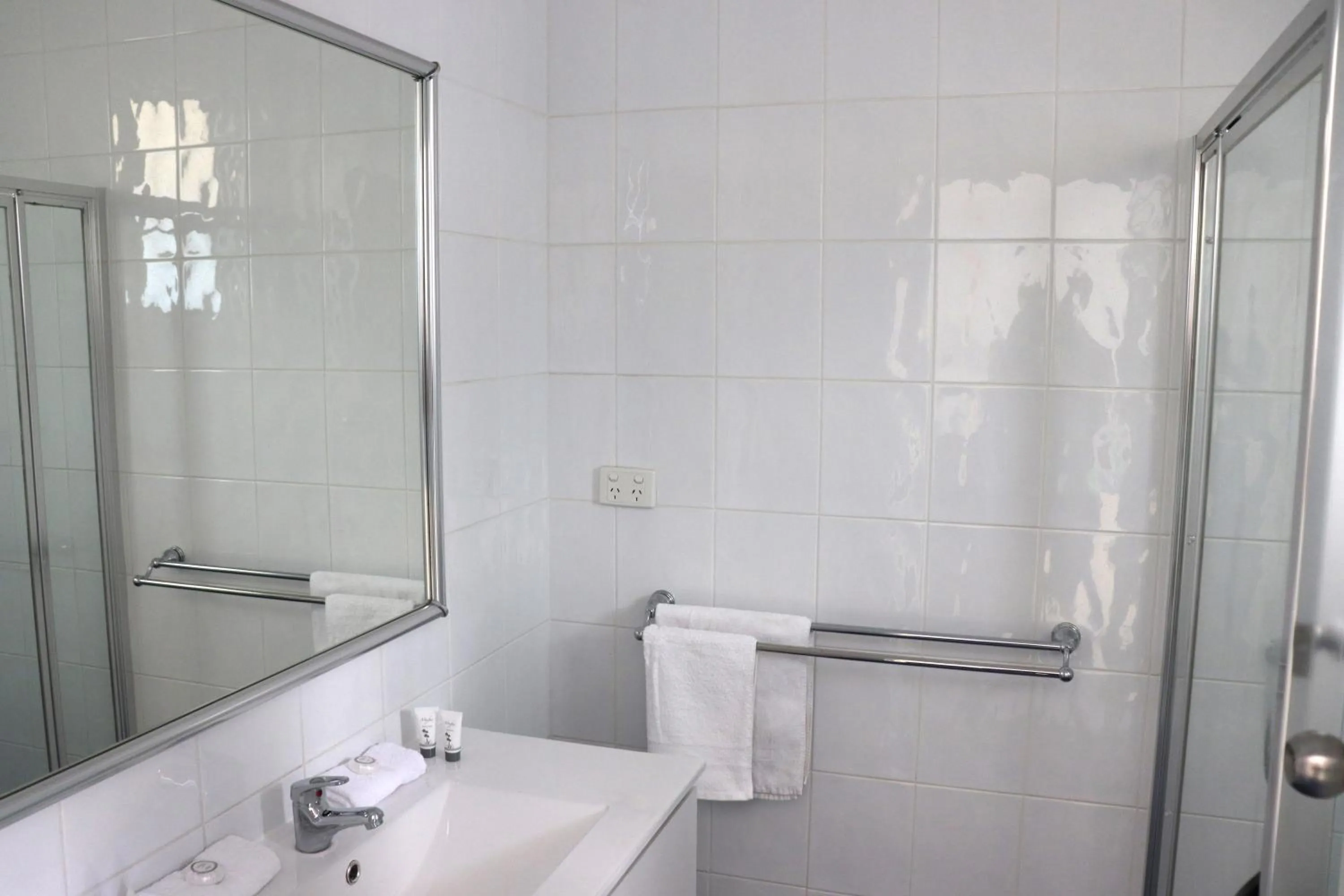 Bathroom in The Anglers Inn