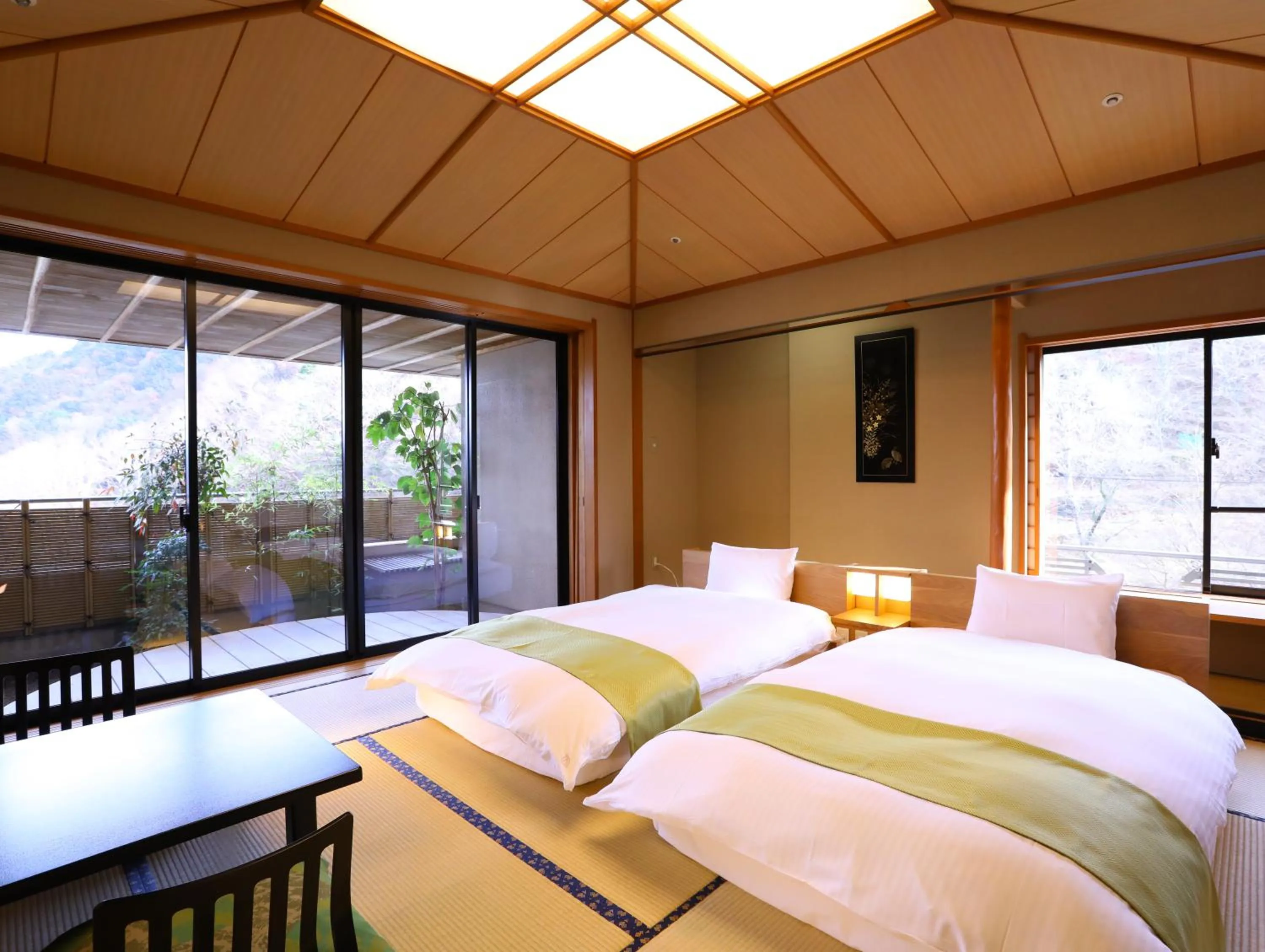 Photo of the whole room, Bed in Shuzenji Onsen Katsuragawa