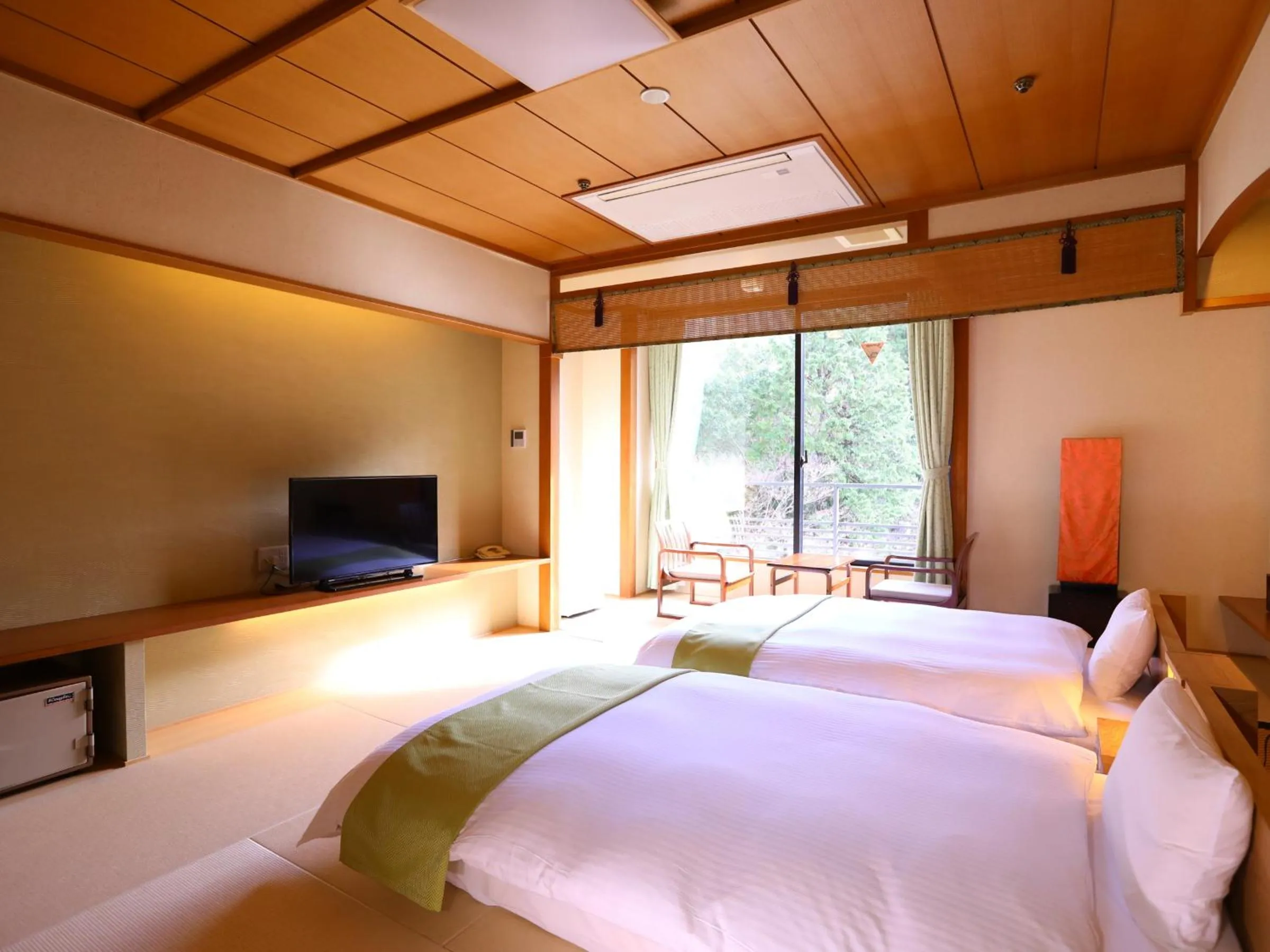 Photo of the whole room, Bed in Shuzenji Onsen Katsuragawa