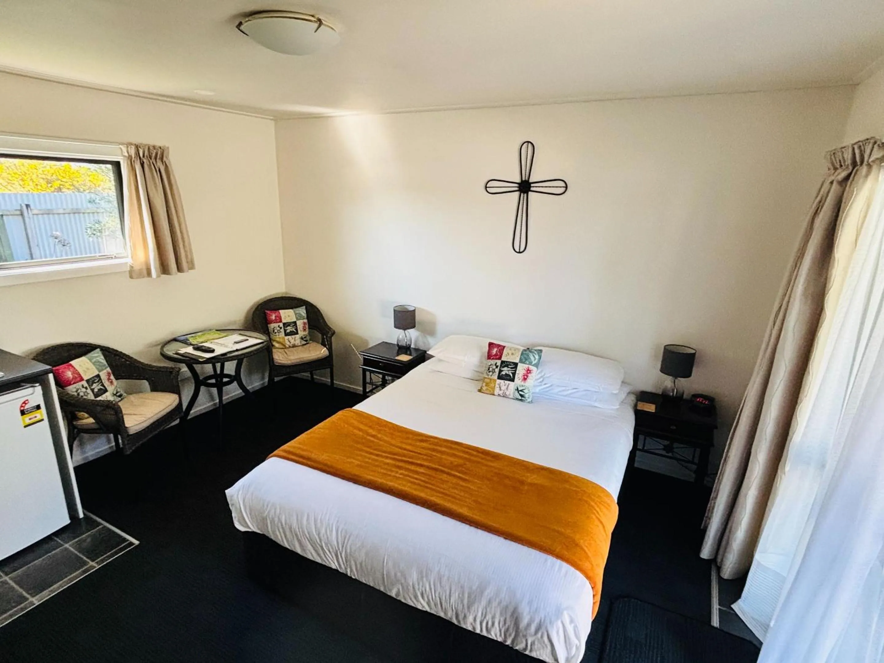 Bed in Buller Bridge Motel