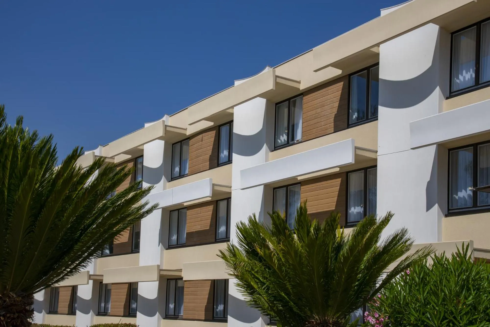 Facade/entrance in Novotel Antibes Sophia Antipolis