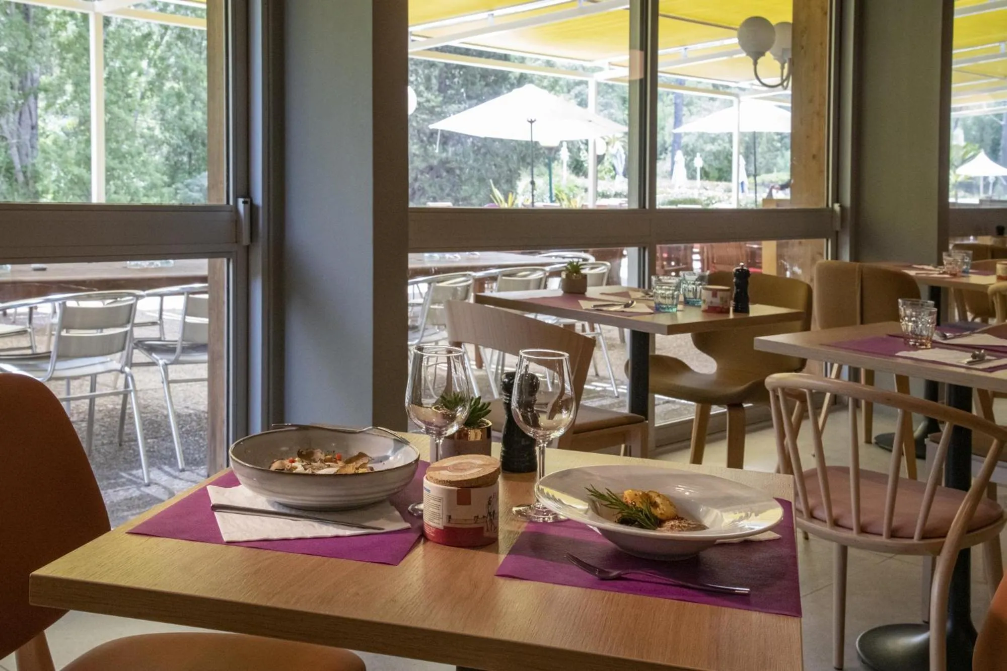 Restaurant/places to eat in Novotel Antibes Sophia Antipolis