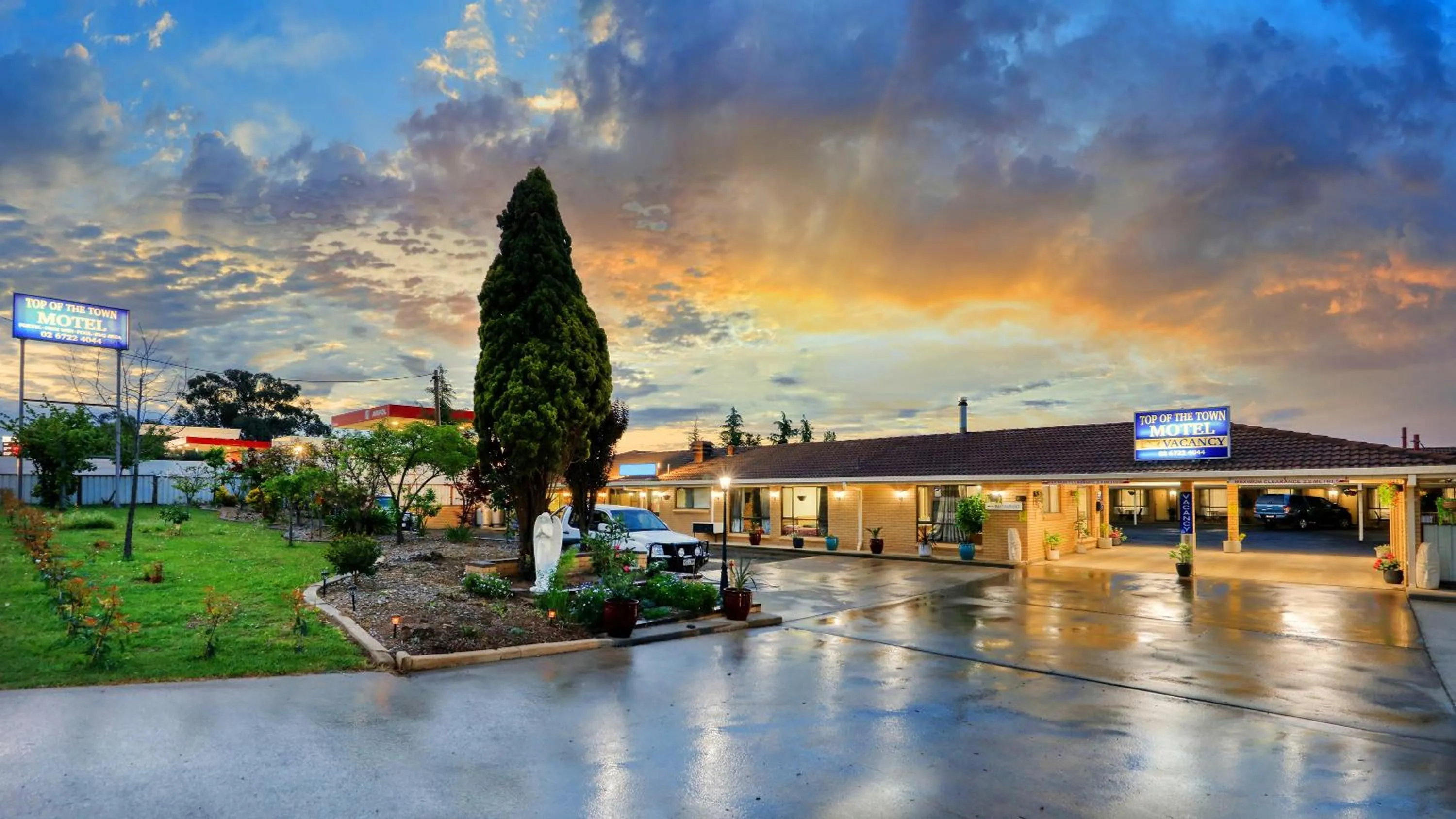 Property building in Top of the Town Motel