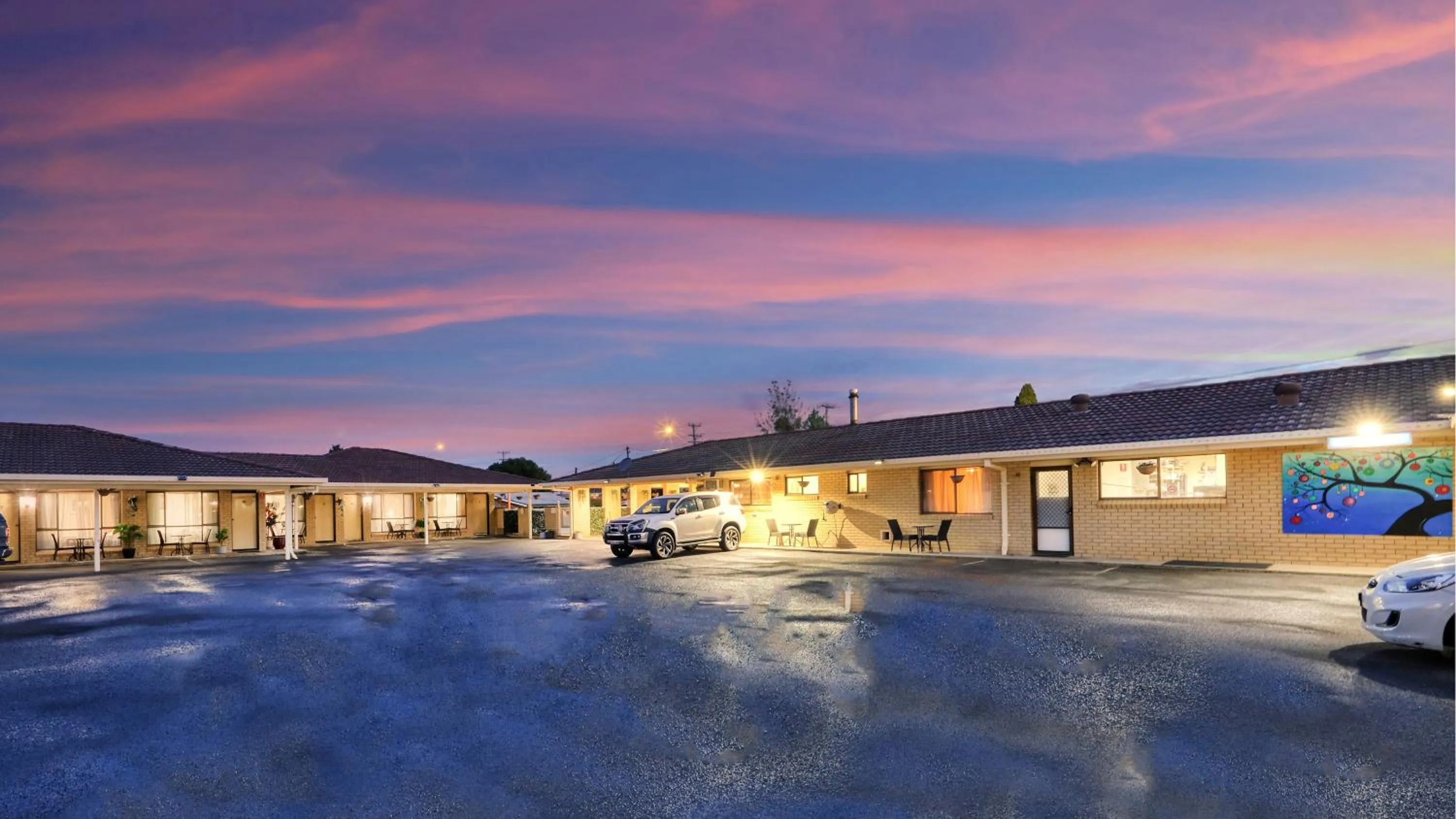 Parking in Top of the Town Motel