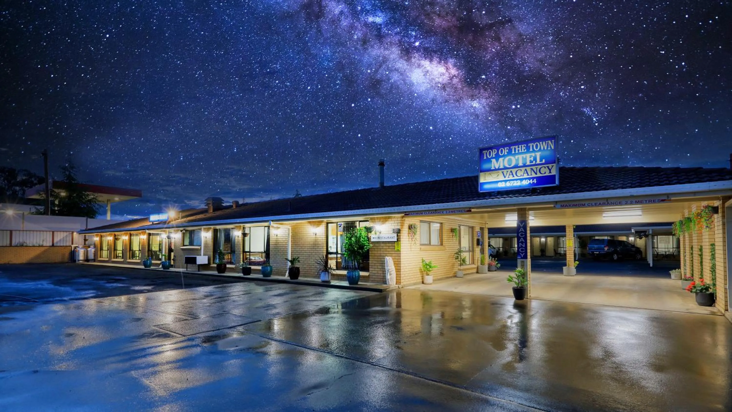 Property building in Top of the Town Motel