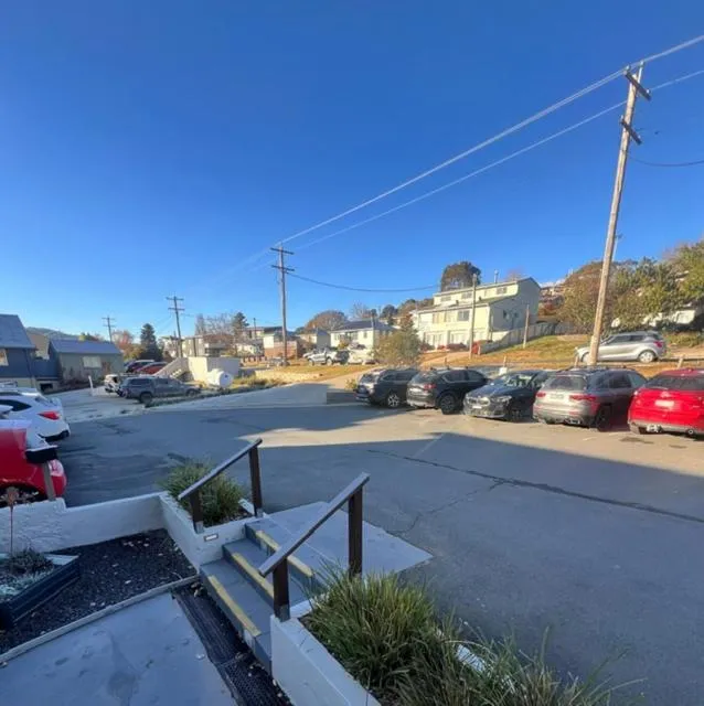 Parking in Jindy Inn