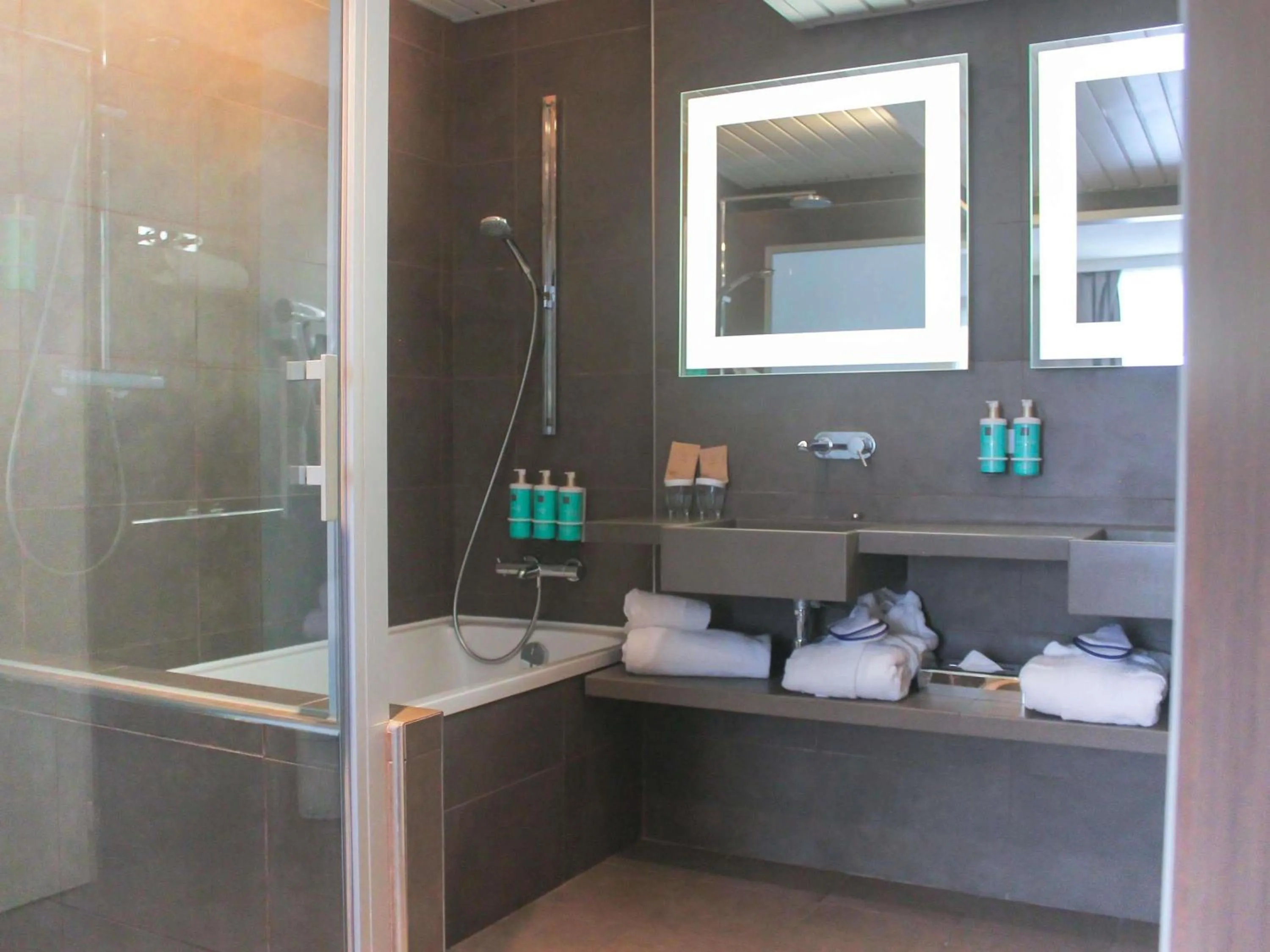 Bedroom in Novotel Narbonne Sud A9/A61