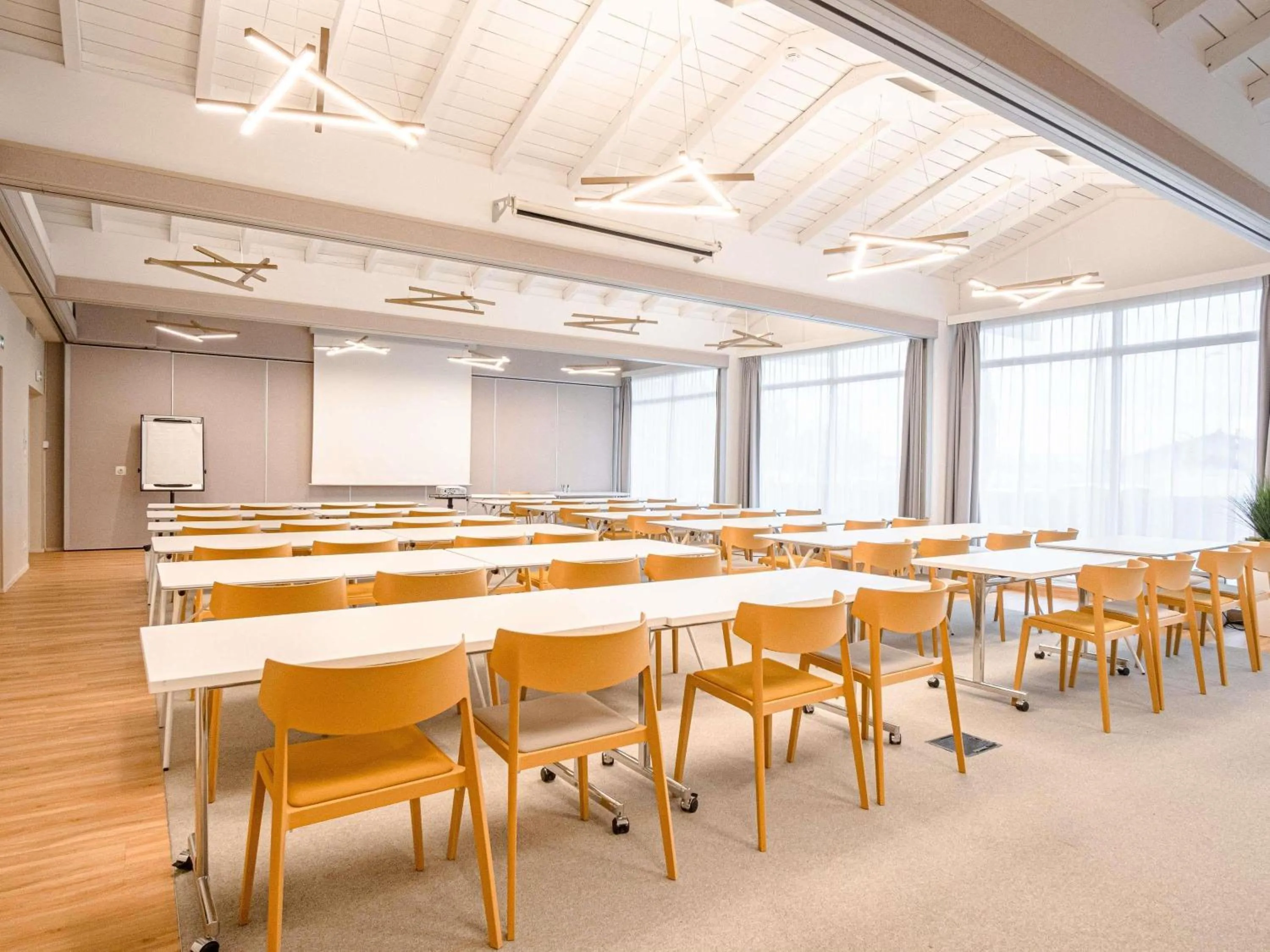 Meeting/conference room in Novotel Narbonne Sud A9/A61