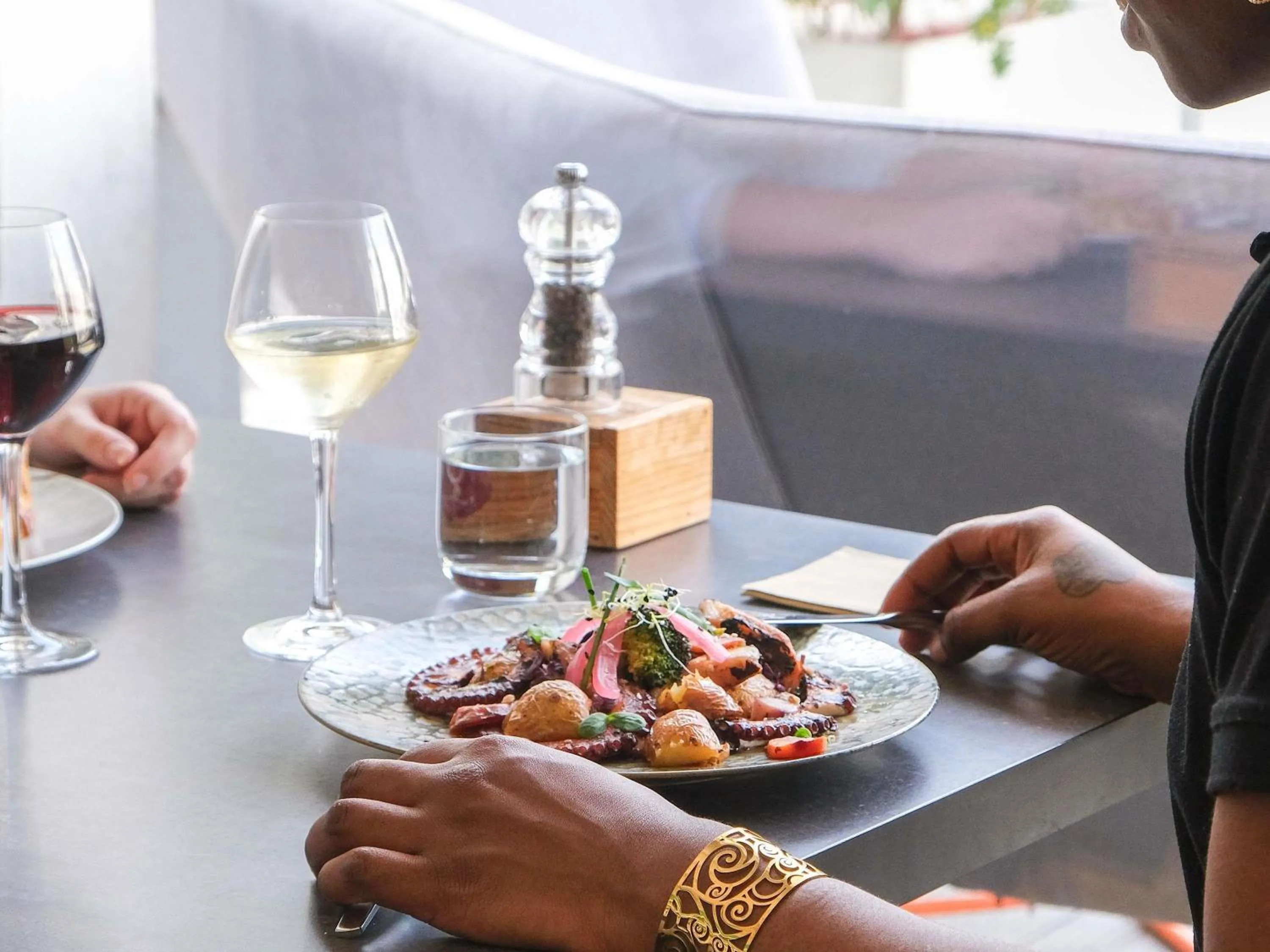 Restaurant/places to eat in Novotel Narbonne Sud A9/A61