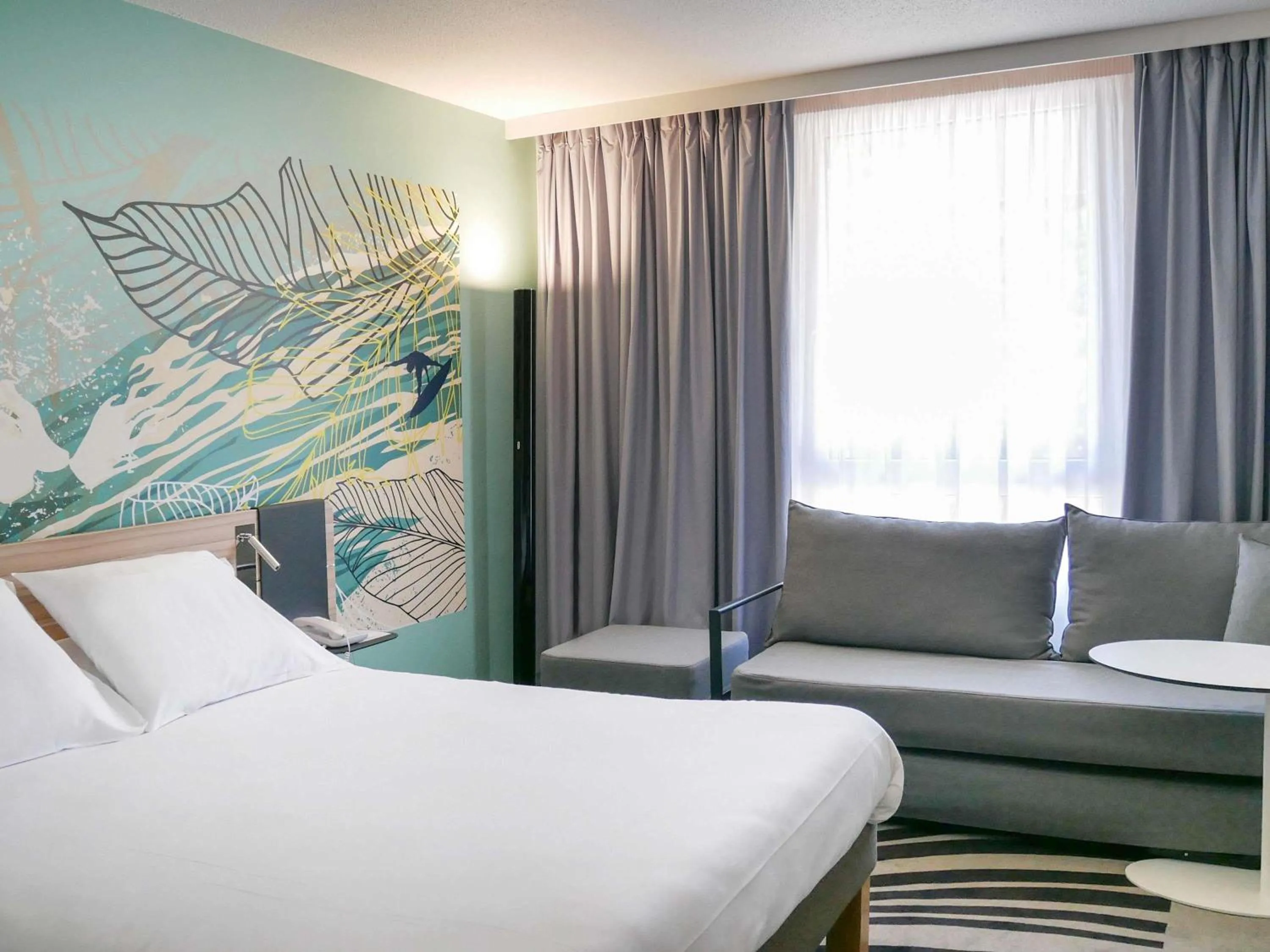 Bedroom, Bed in Novotel Narbonne Sud A9/A61