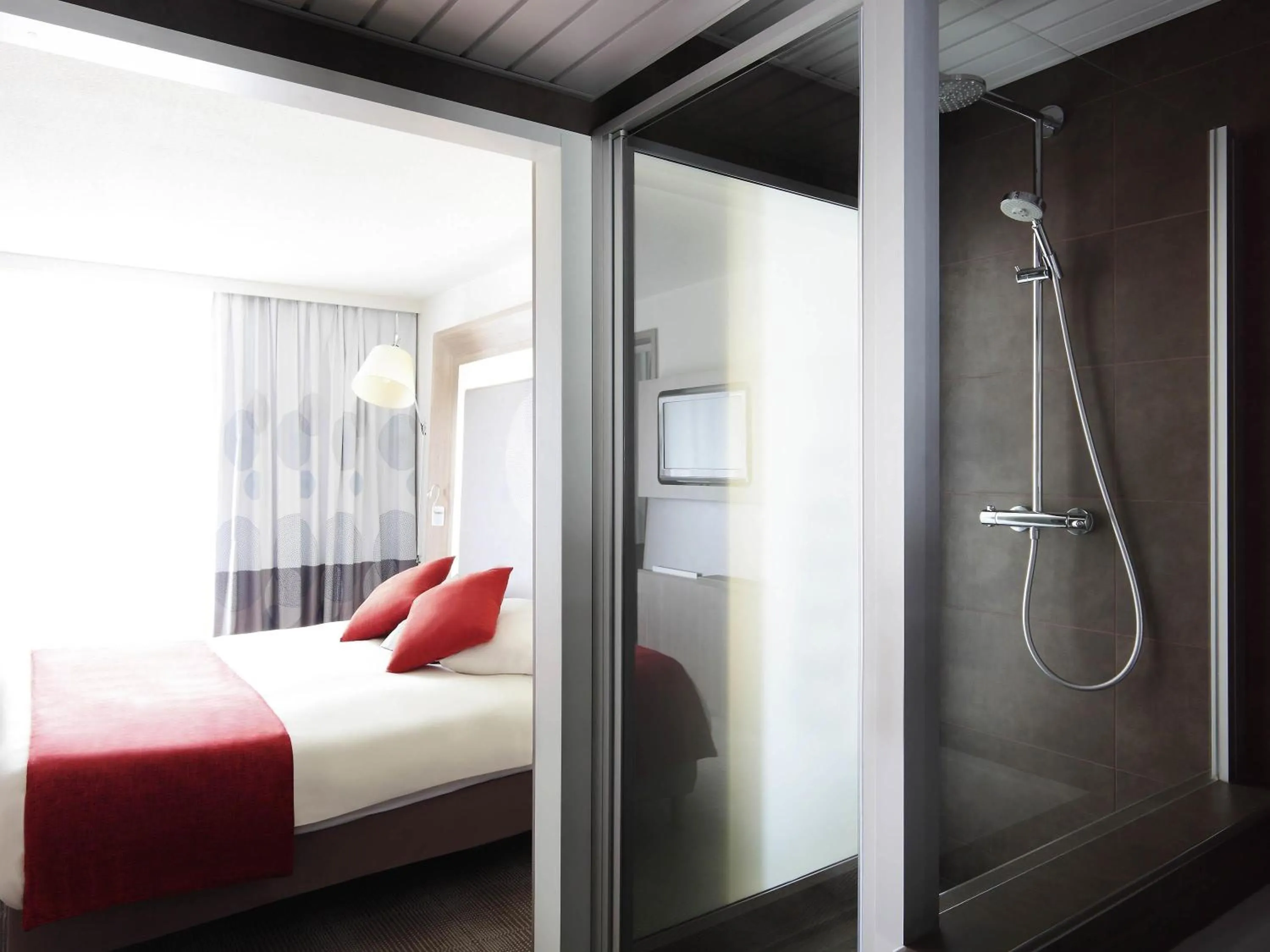 Bedroom, Bed in Novotel Narbonne Sud A9/A61