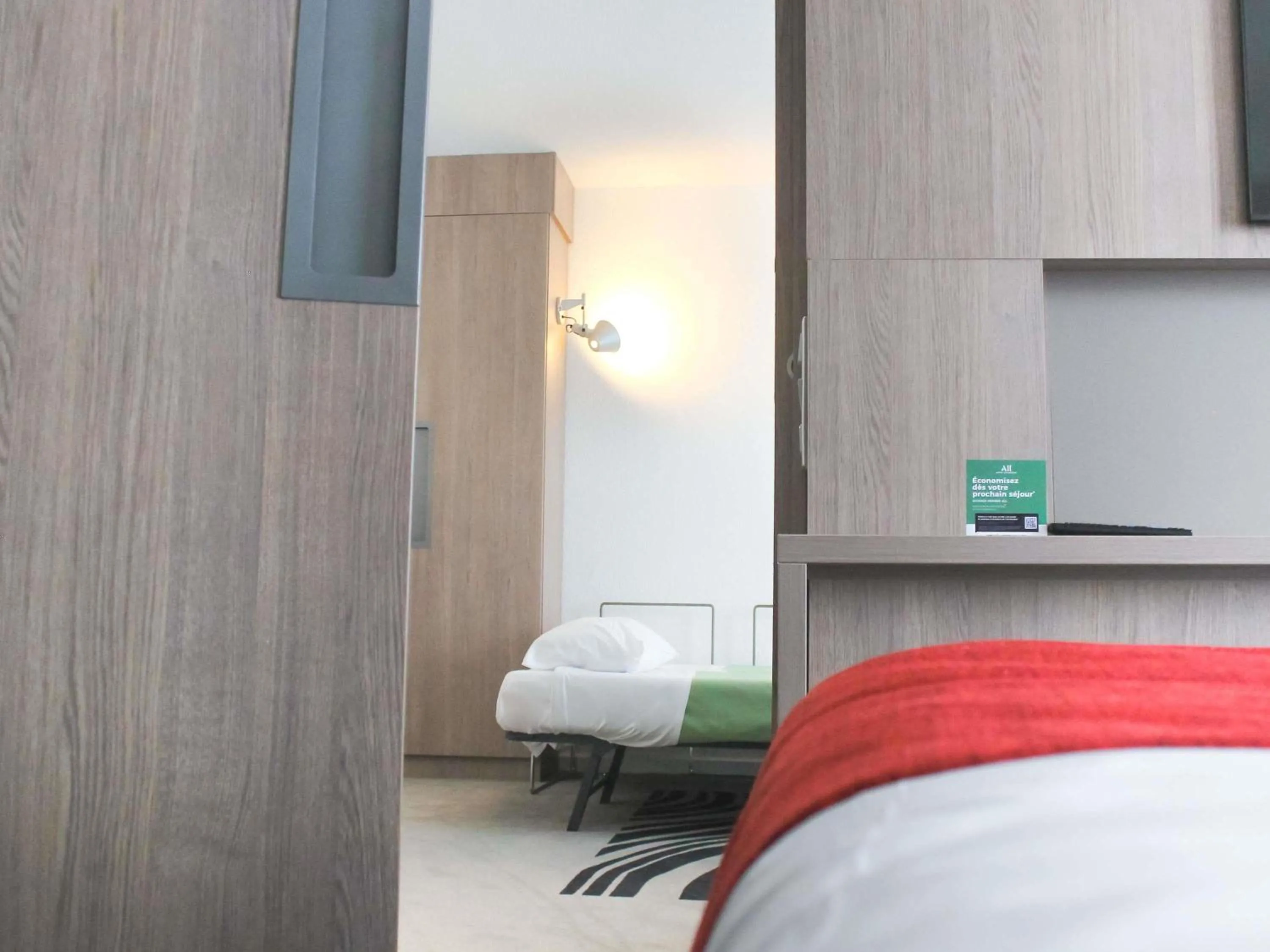 Bedroom, Bed in Novotel Narbonne Sud A9/A61