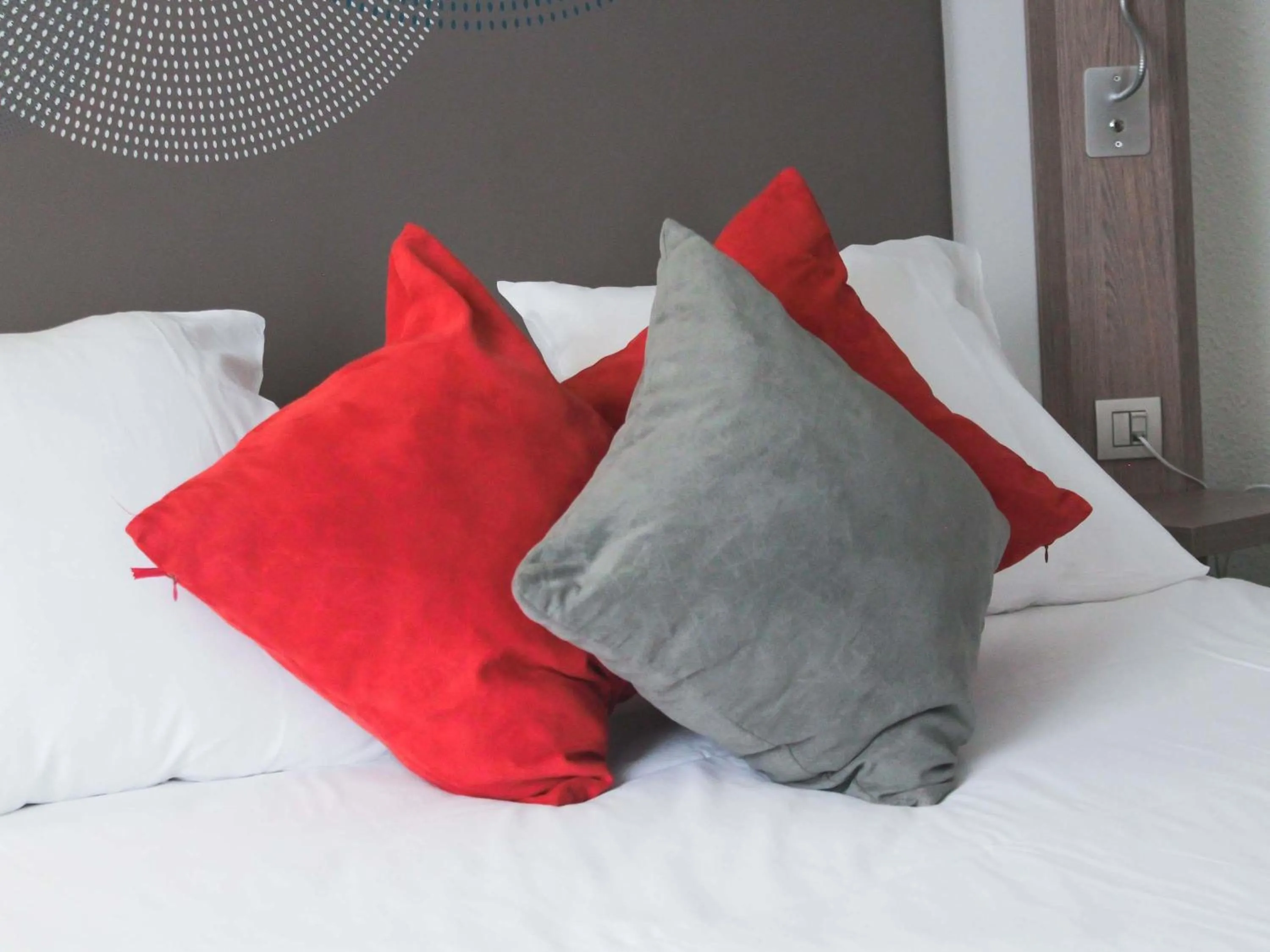 Photo of the whole room, Bed in Novotel Narbonne Sud A9/A61