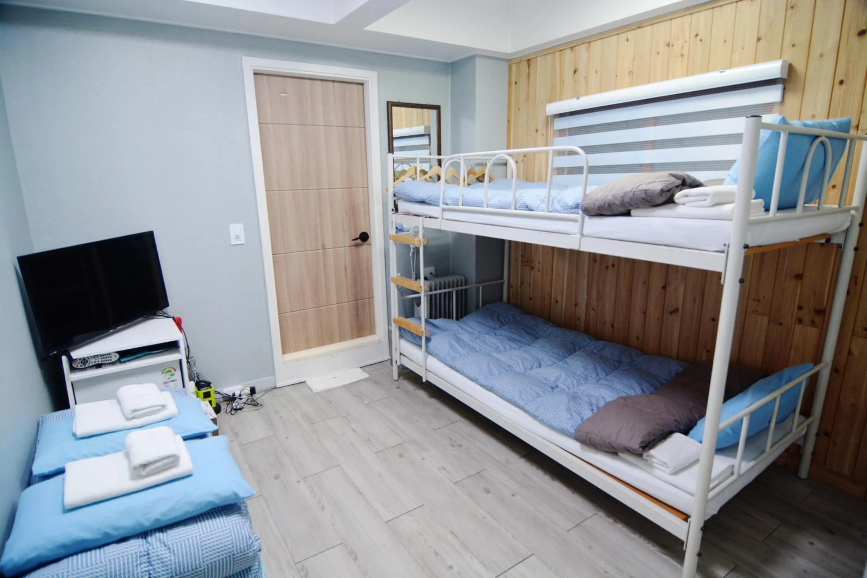 bunk bed in Insadong Hostel