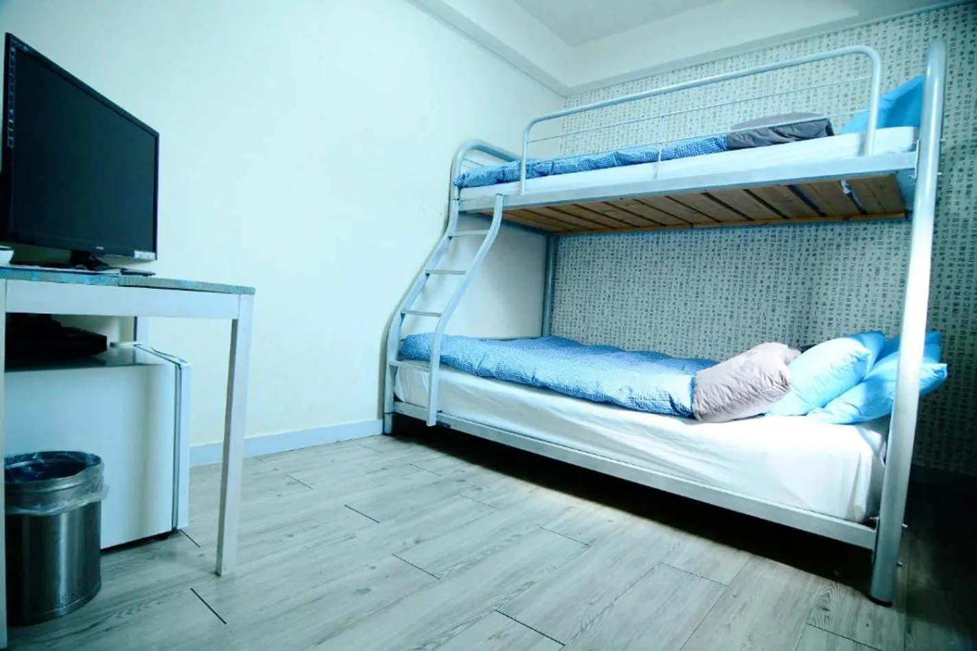 bunk bed in Insadong Hostel