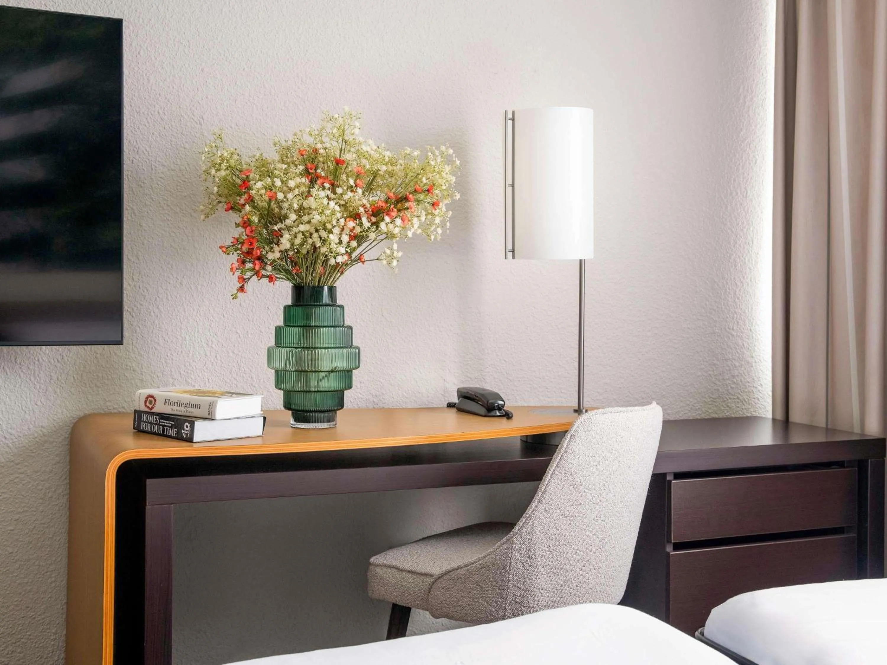 Bedroom in Novotel Bordeaux Mérignac