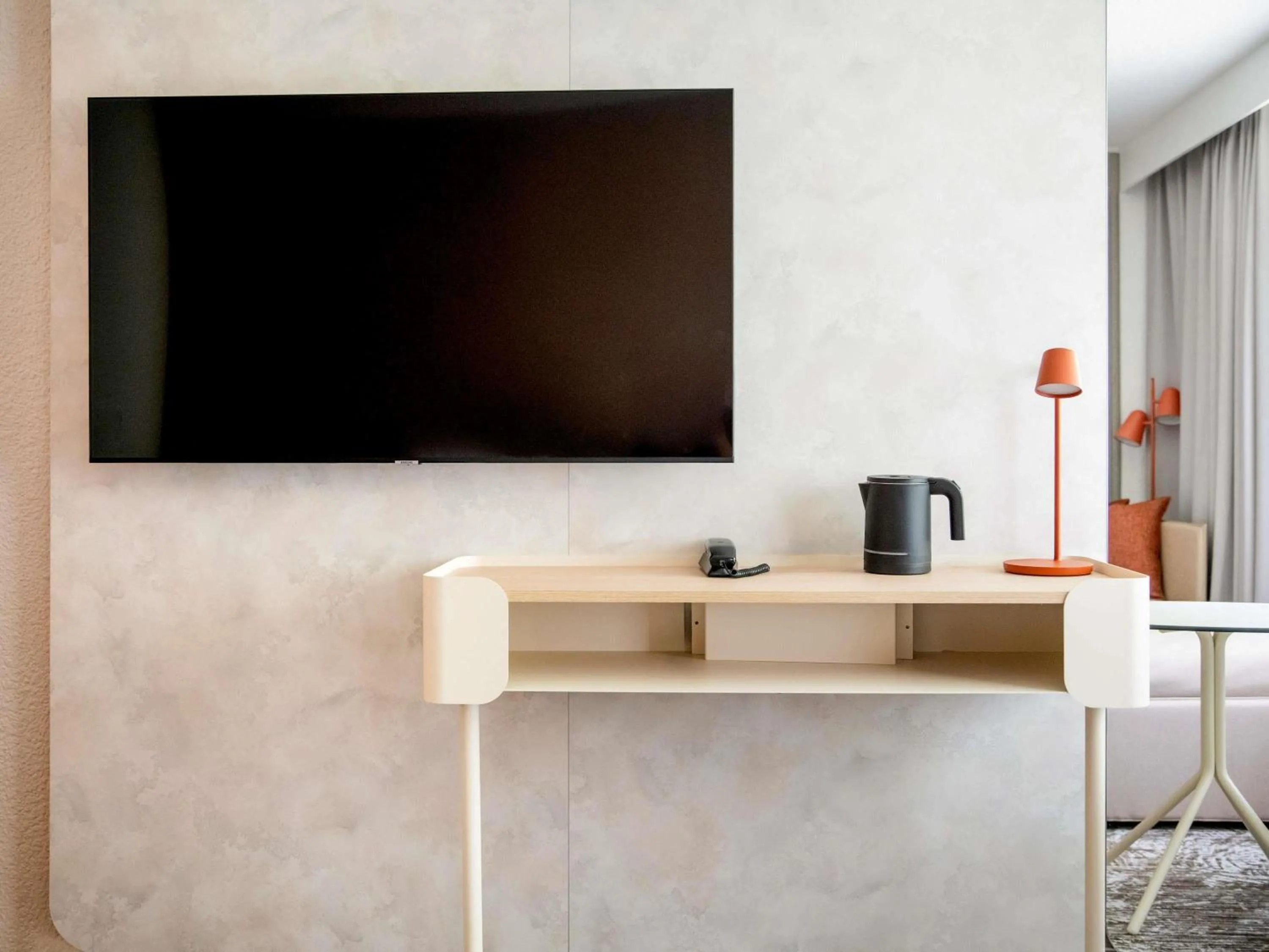 TV and multimedia in Novotel Bordeaux Mérignac