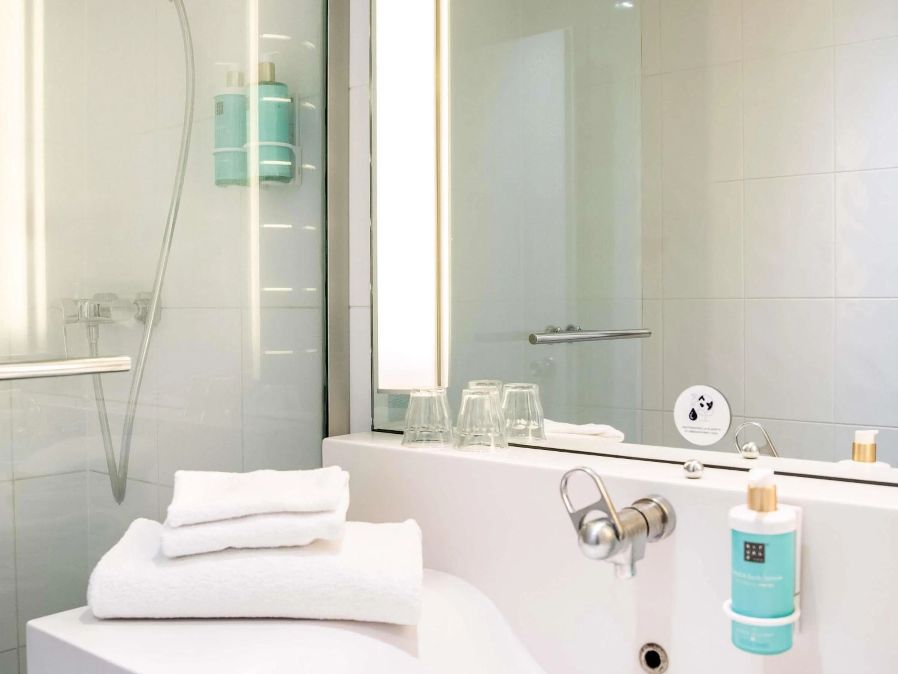 Bedroom in Novotel Bordeaux Mérignac