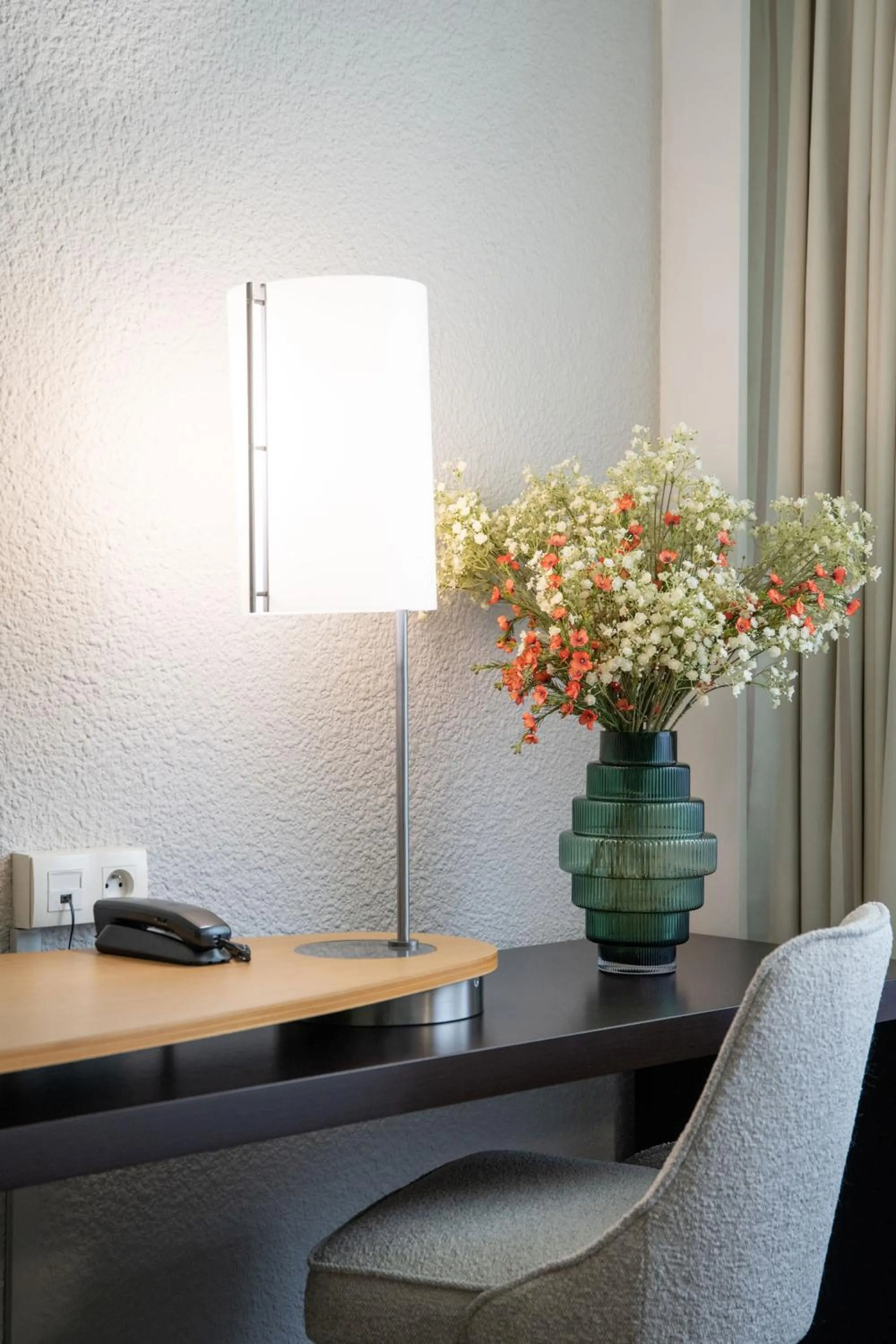 Seating area in Novotel Bordeaux Mérignac