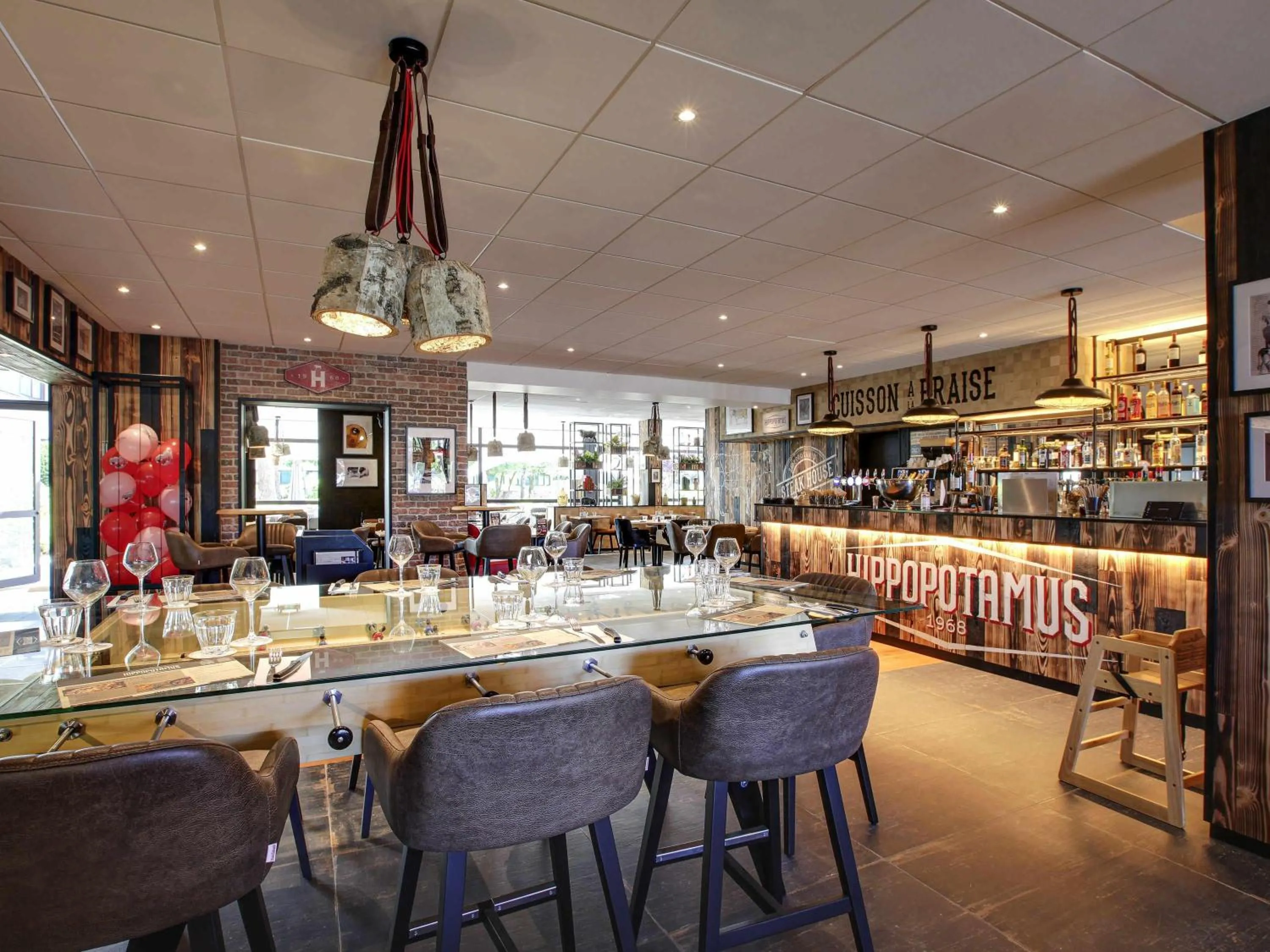 Restaurant/places to eat in Novotel Bordeaux Mérignac