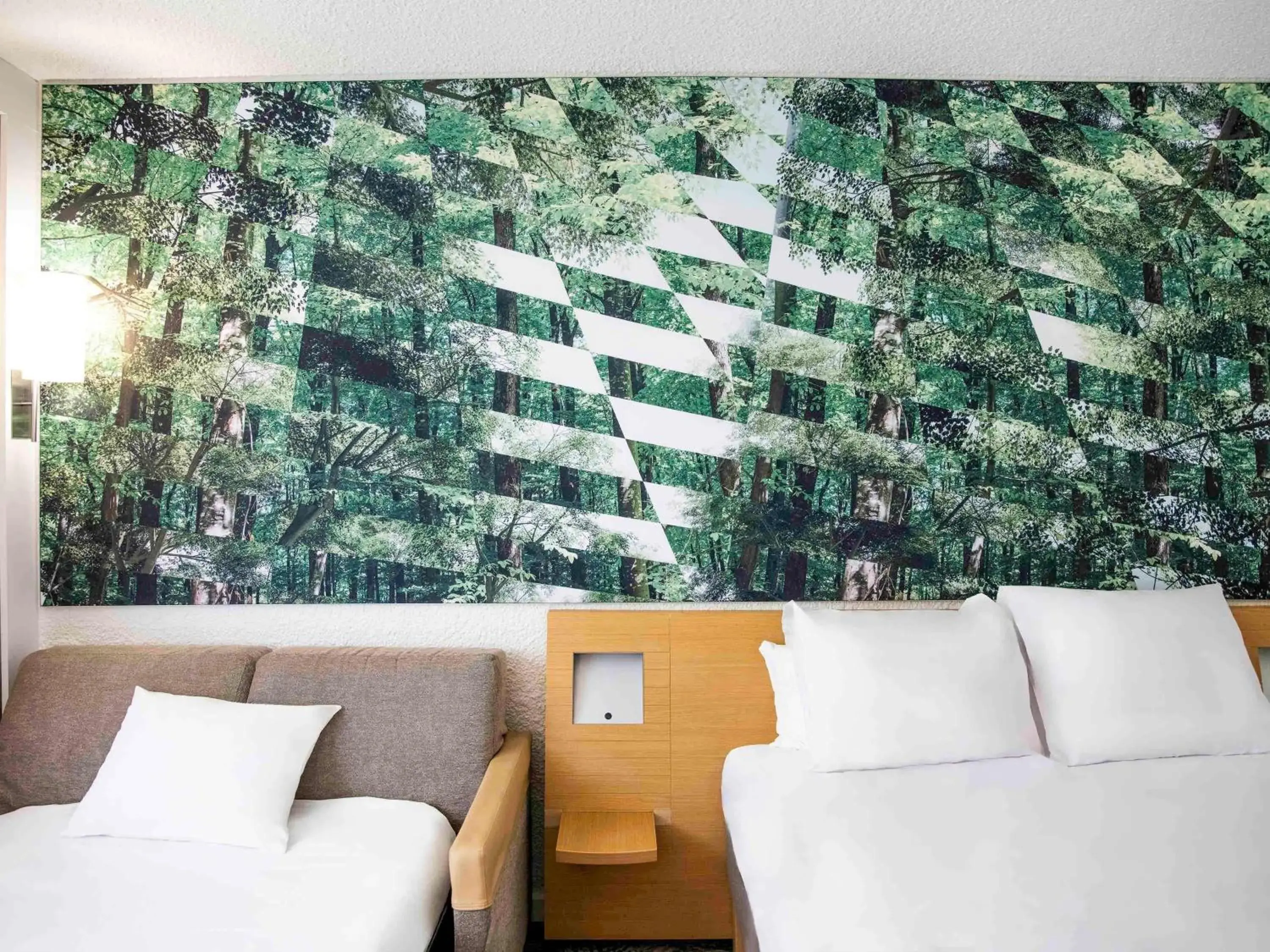 Triple Room with Garden View in Novotel Bordeaux Mérignac Triple Room with Garden View in Novotel Bordeaux Mérignac