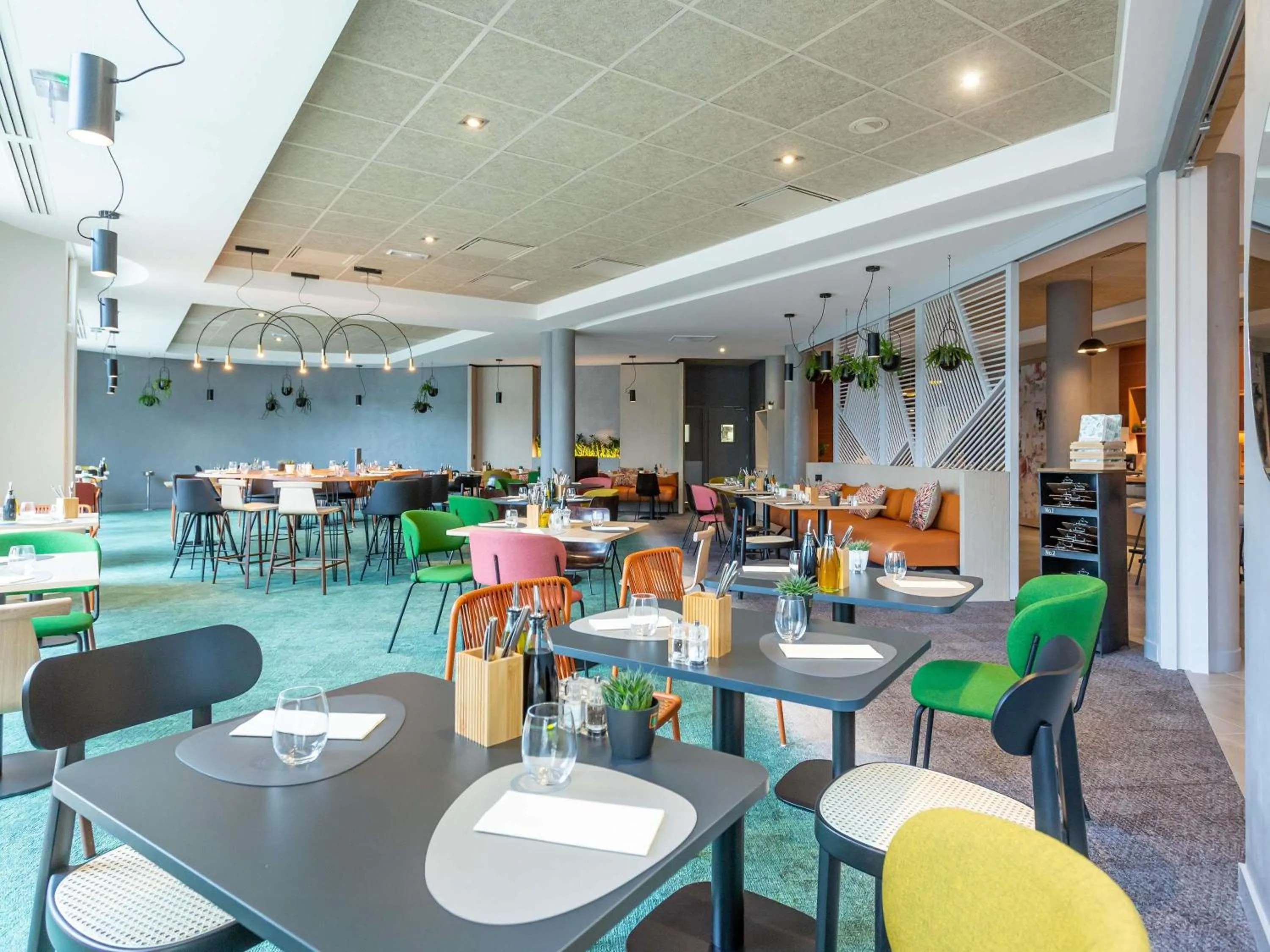 Restaurant/places to eat in Novotel Bourges