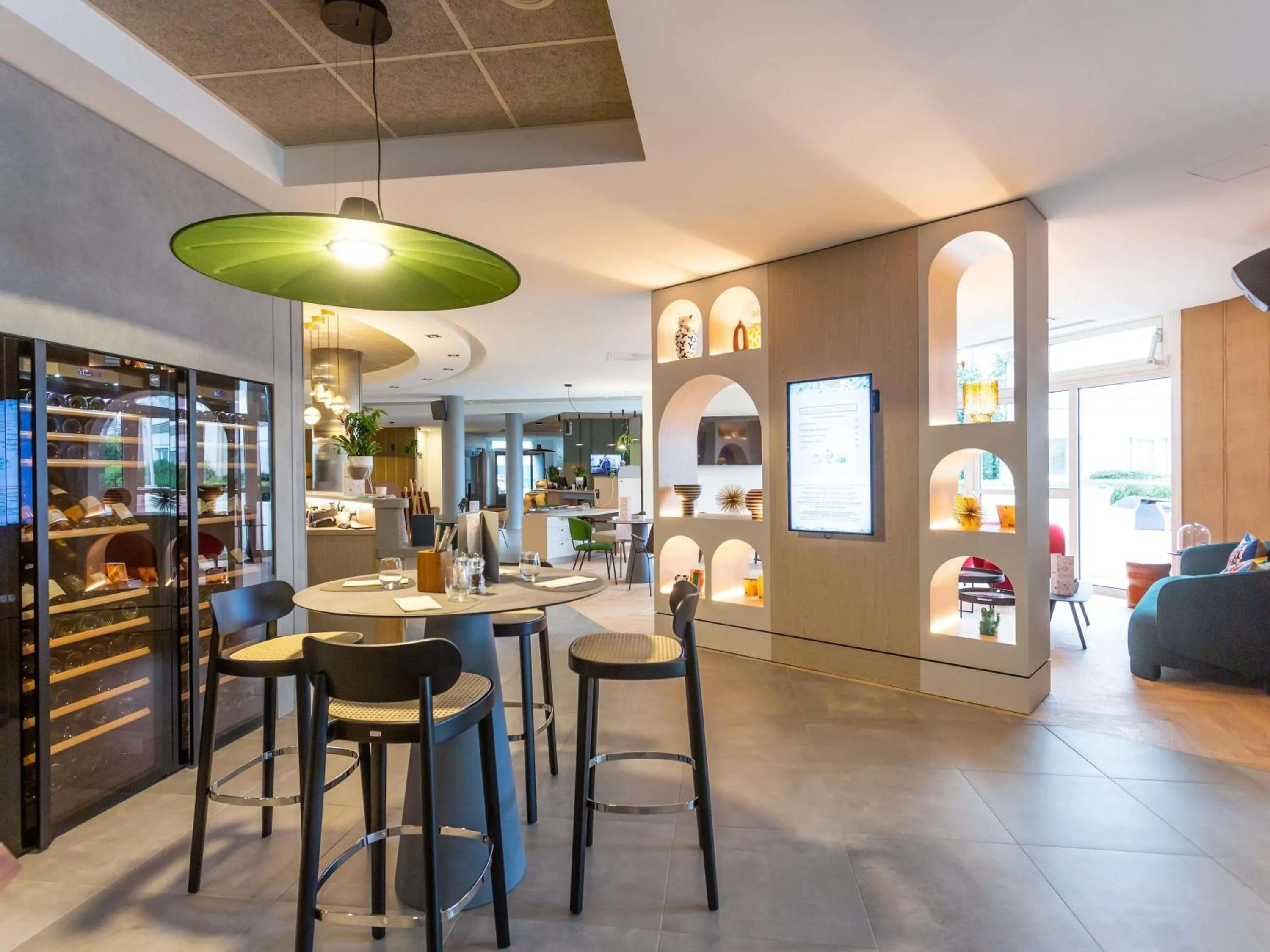 Restaurant/places to eat in Novotel Bourges