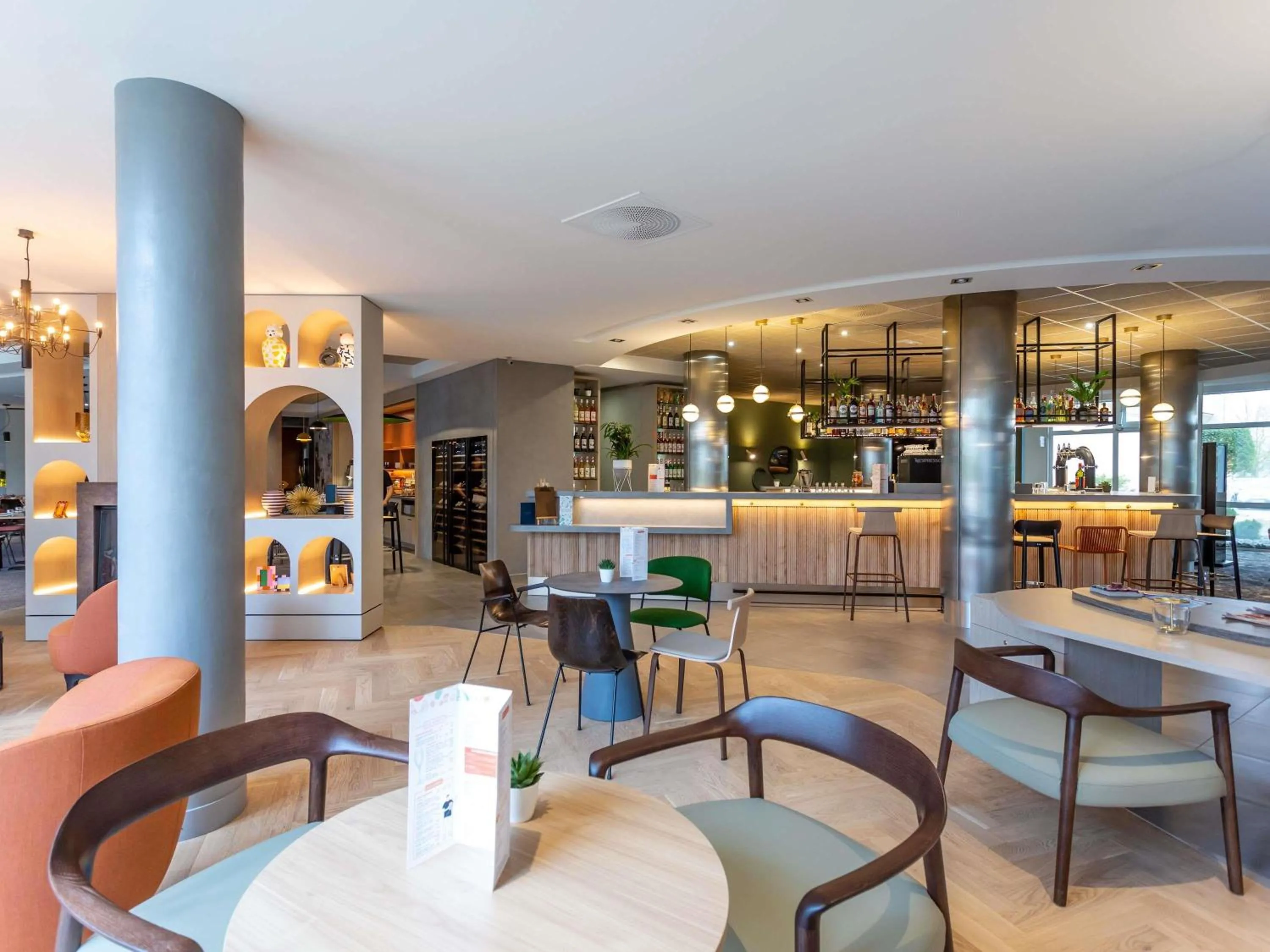 Lounge or bar in Novotel Bourges