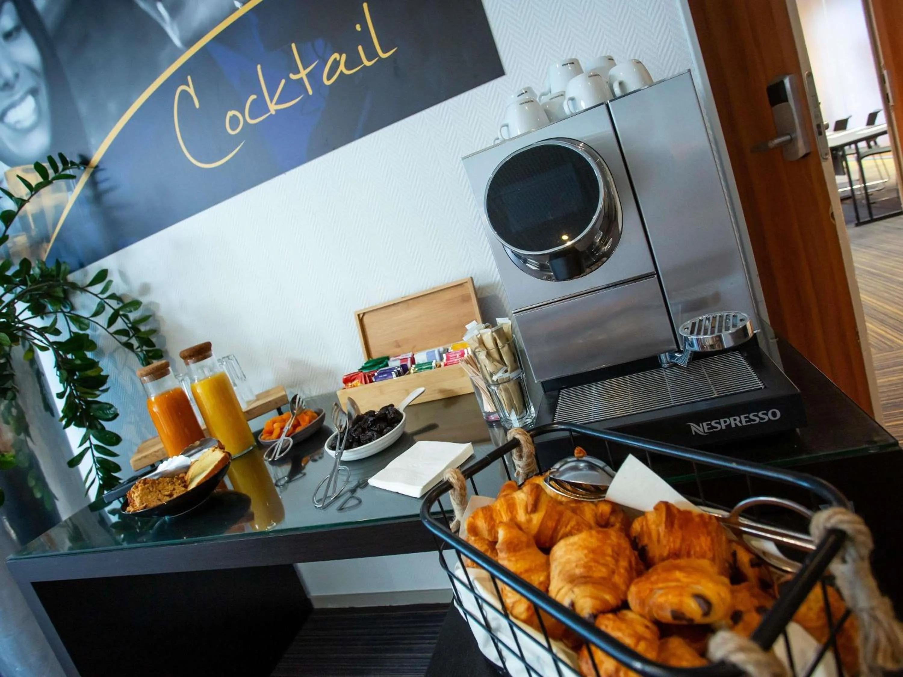 Meeting/conference room in Novotel Bourges