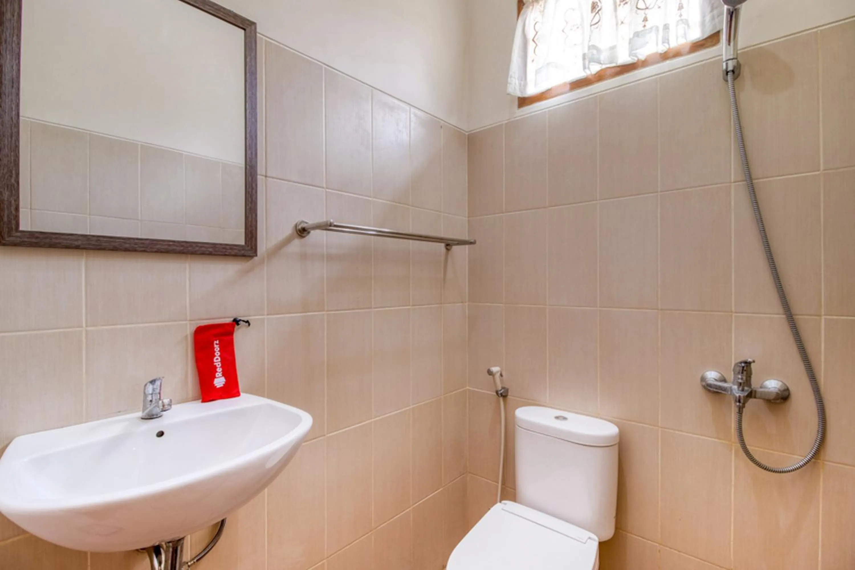 Bathroom in RedDoorz near Universitas Gajah Mada