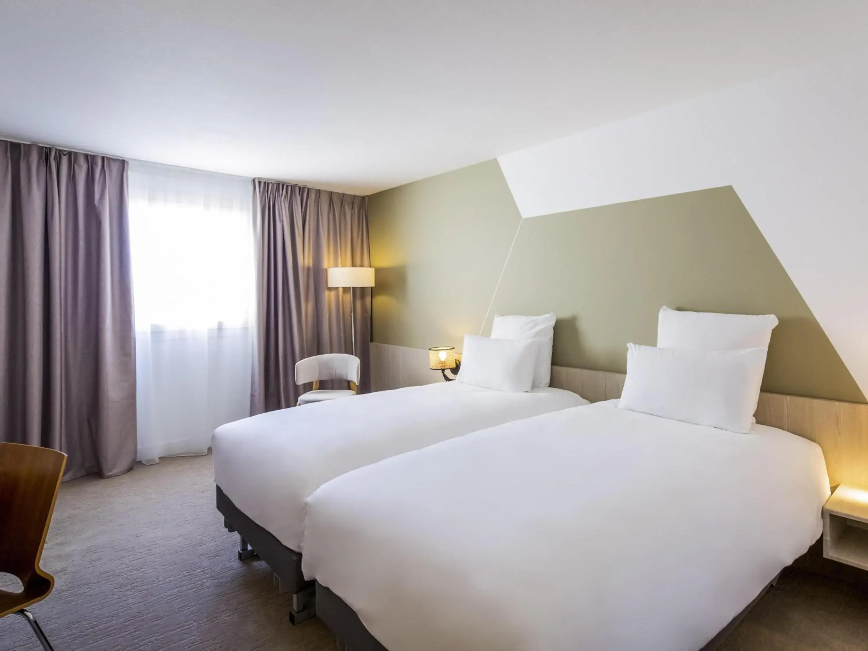 Classic Twin Room in Mercure Cannes Mandelieu Classic Twin Room in Mercure Cannes Mandelieu