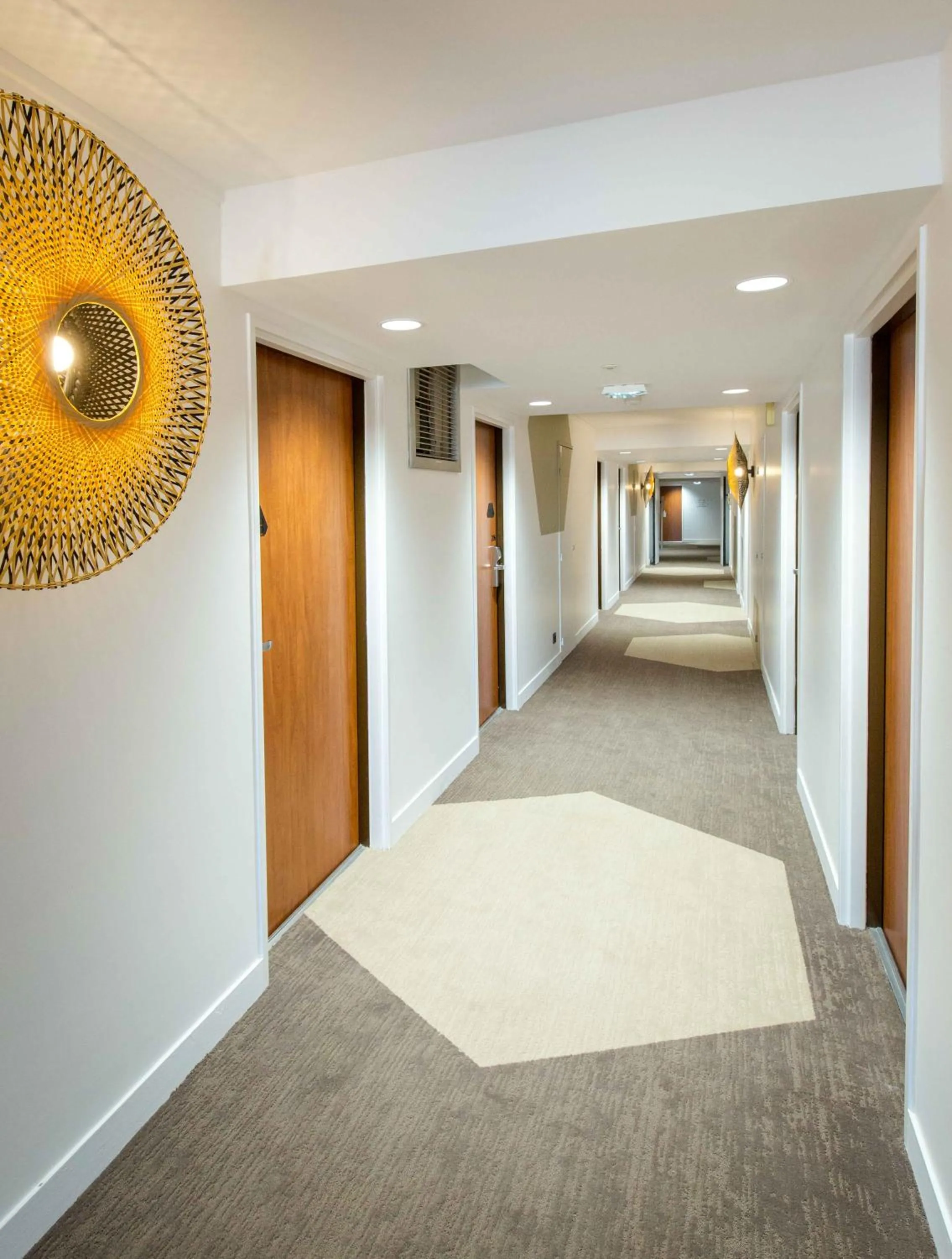 Property building in Mercure Cannes Mandelieu