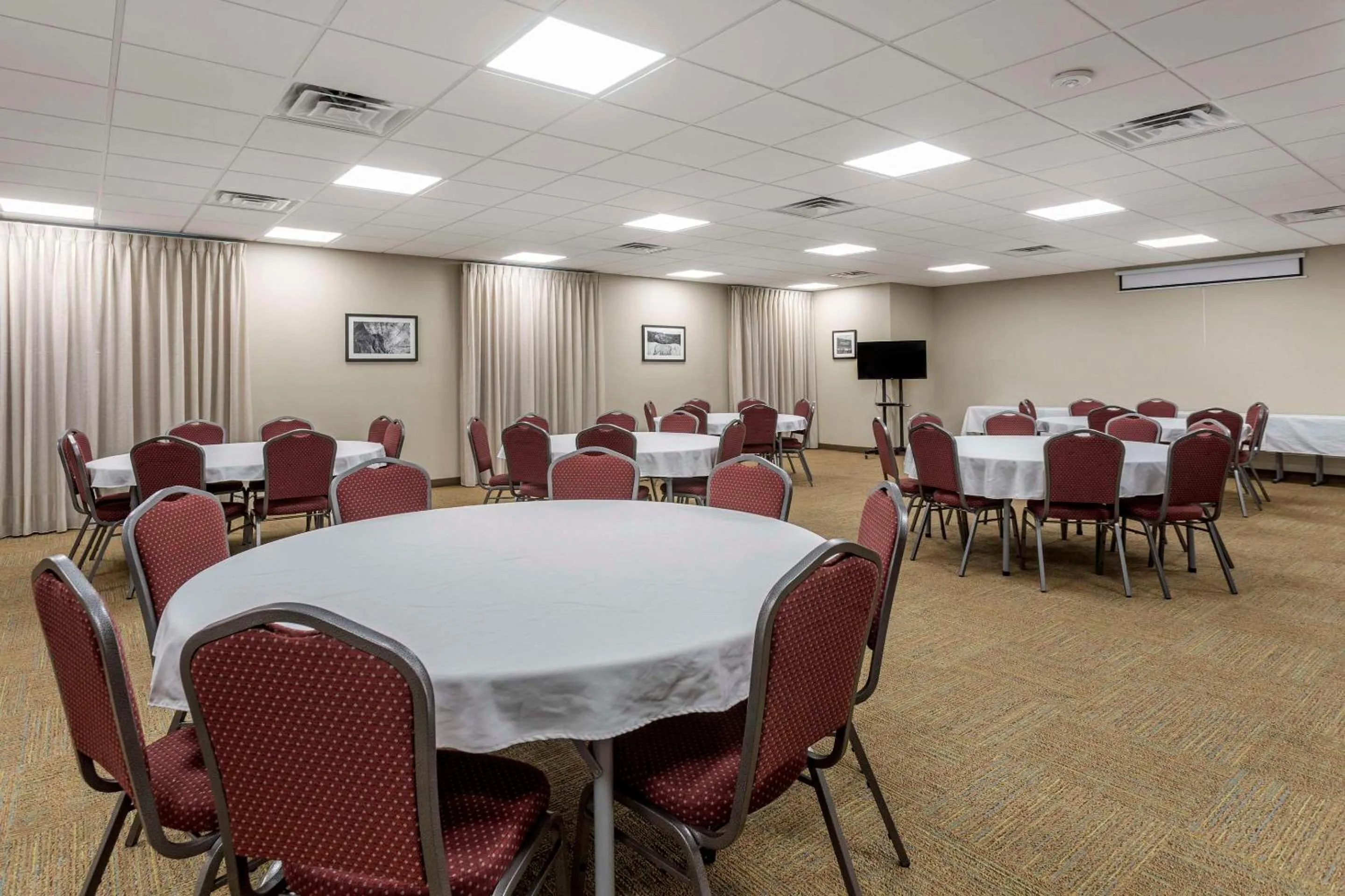 Meeting/conference room in MainStay Suites Bowling Green North